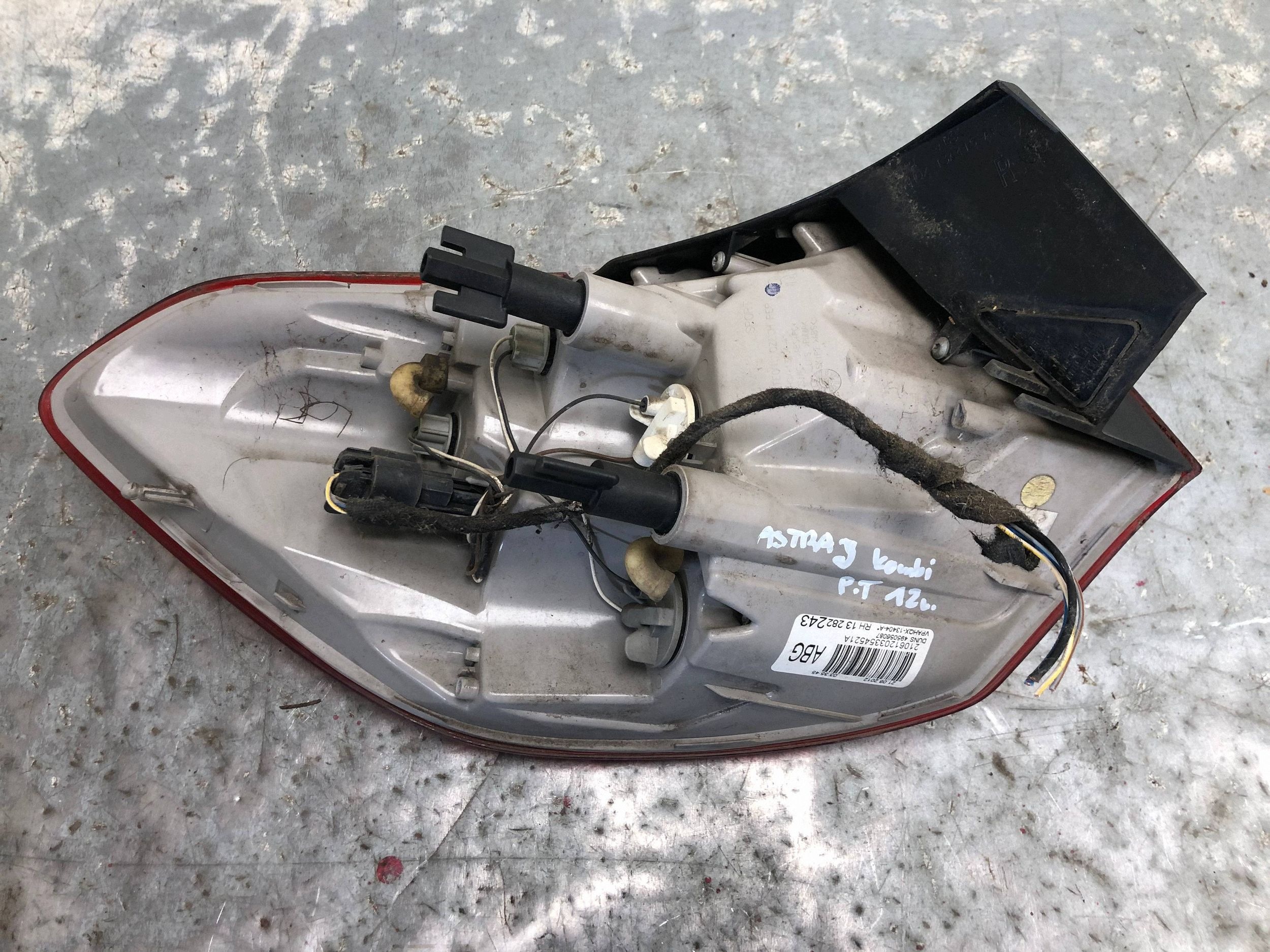light right rear part OPEL ASTRA J KOMBI 13282243