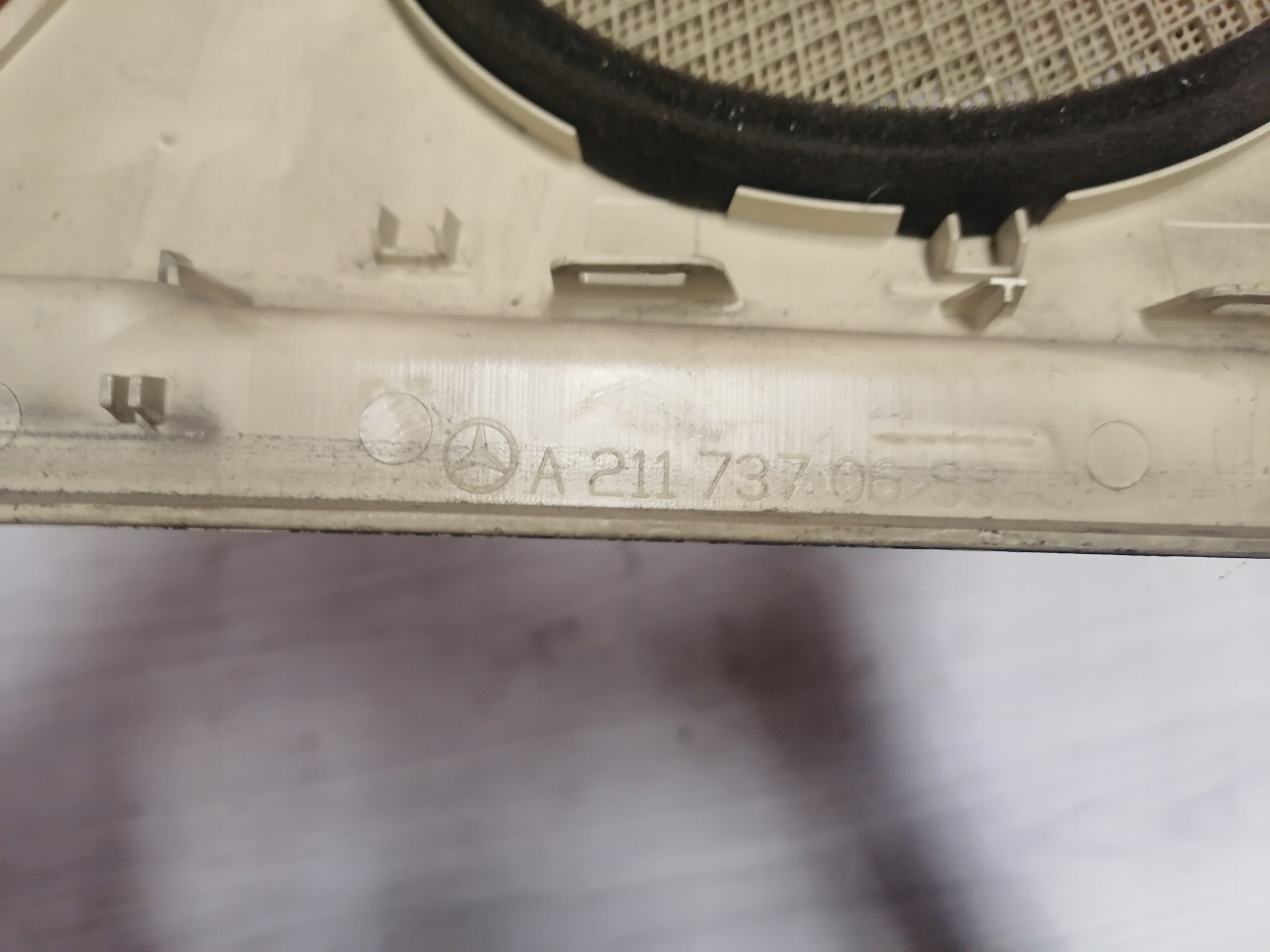 MERCEDES W211 fedél hangszóró jobb hátsó