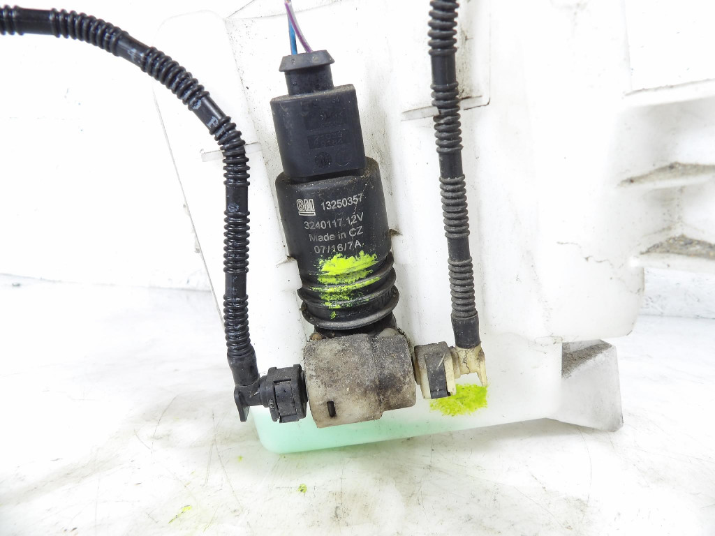 Opel OE 13432704 washer fluid tank