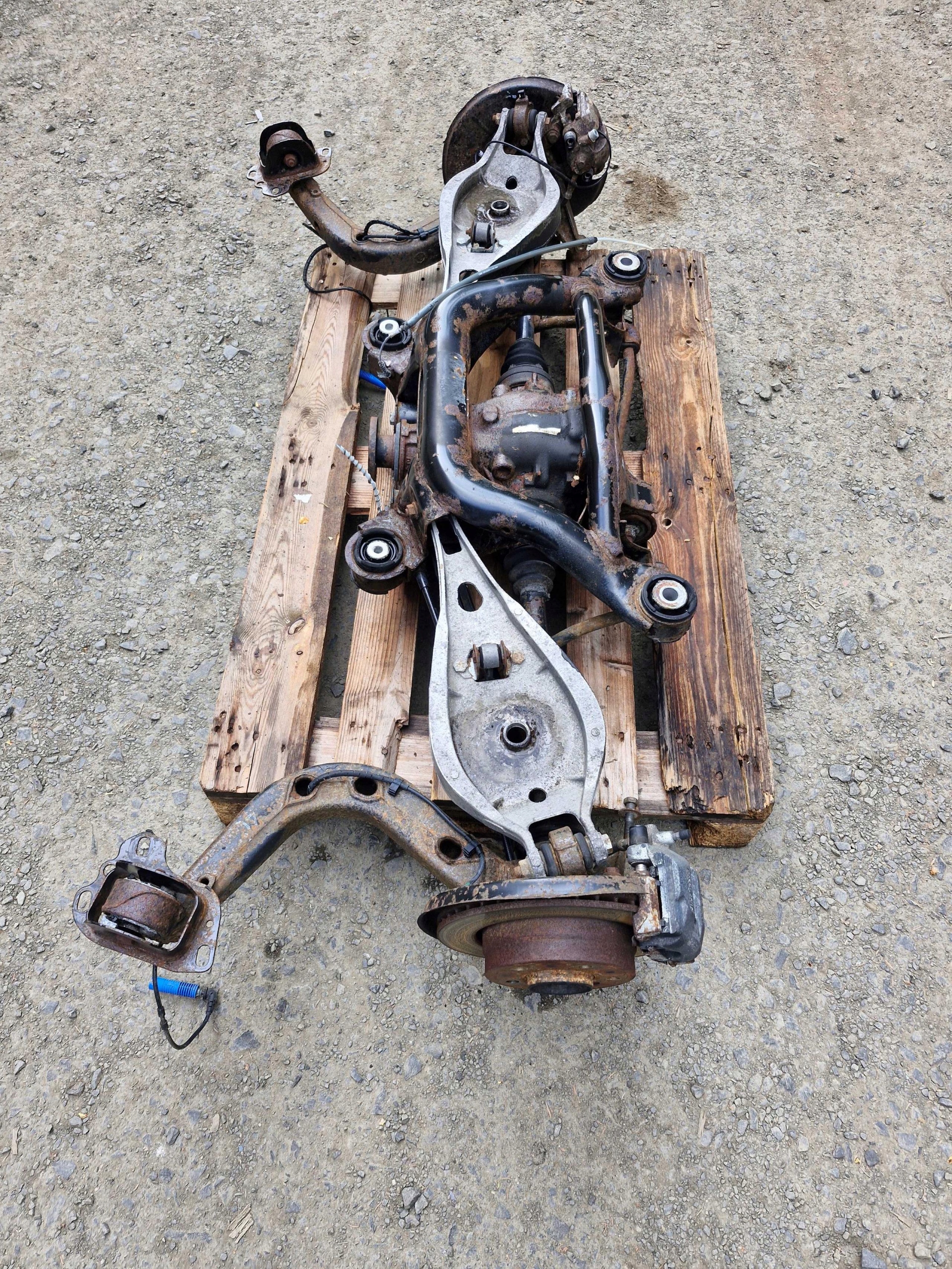 7509779 BMW E46 sususpension sider axle beam rear part rear. diff KOMPLET 3.38