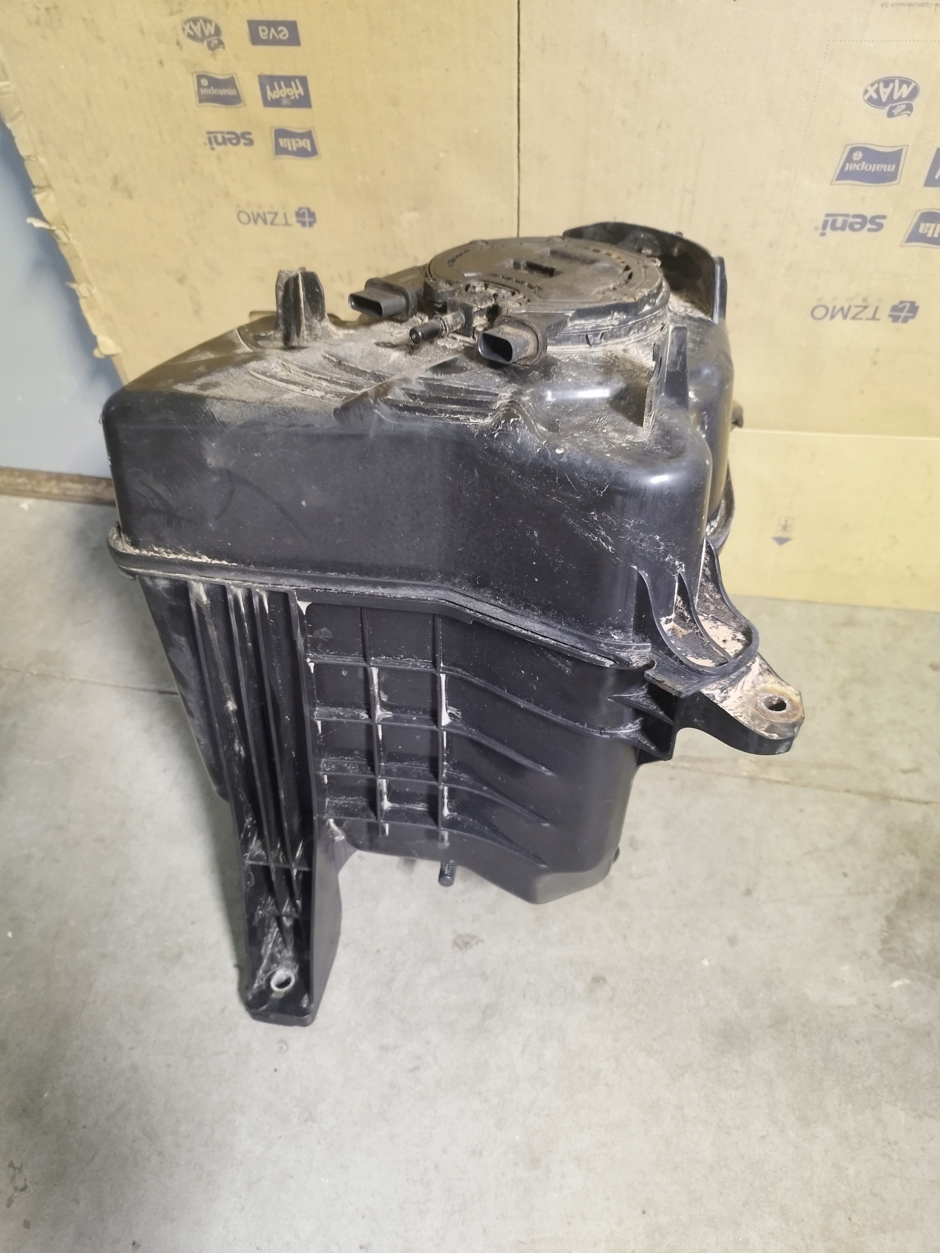 ZBIORNIK ADBLUE MERCEDES SPRINTER W910