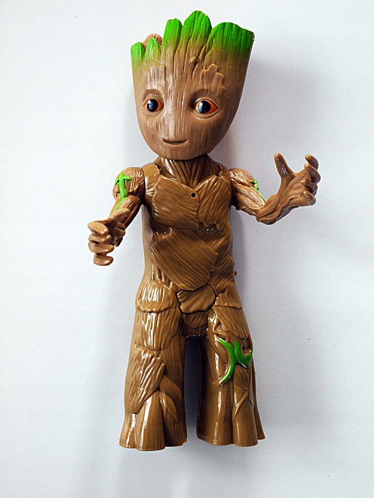 FIGURKA GROOT Z DŹWIĘKAMI INTERAKTYWNA EAN (GTIN) 4069013990612