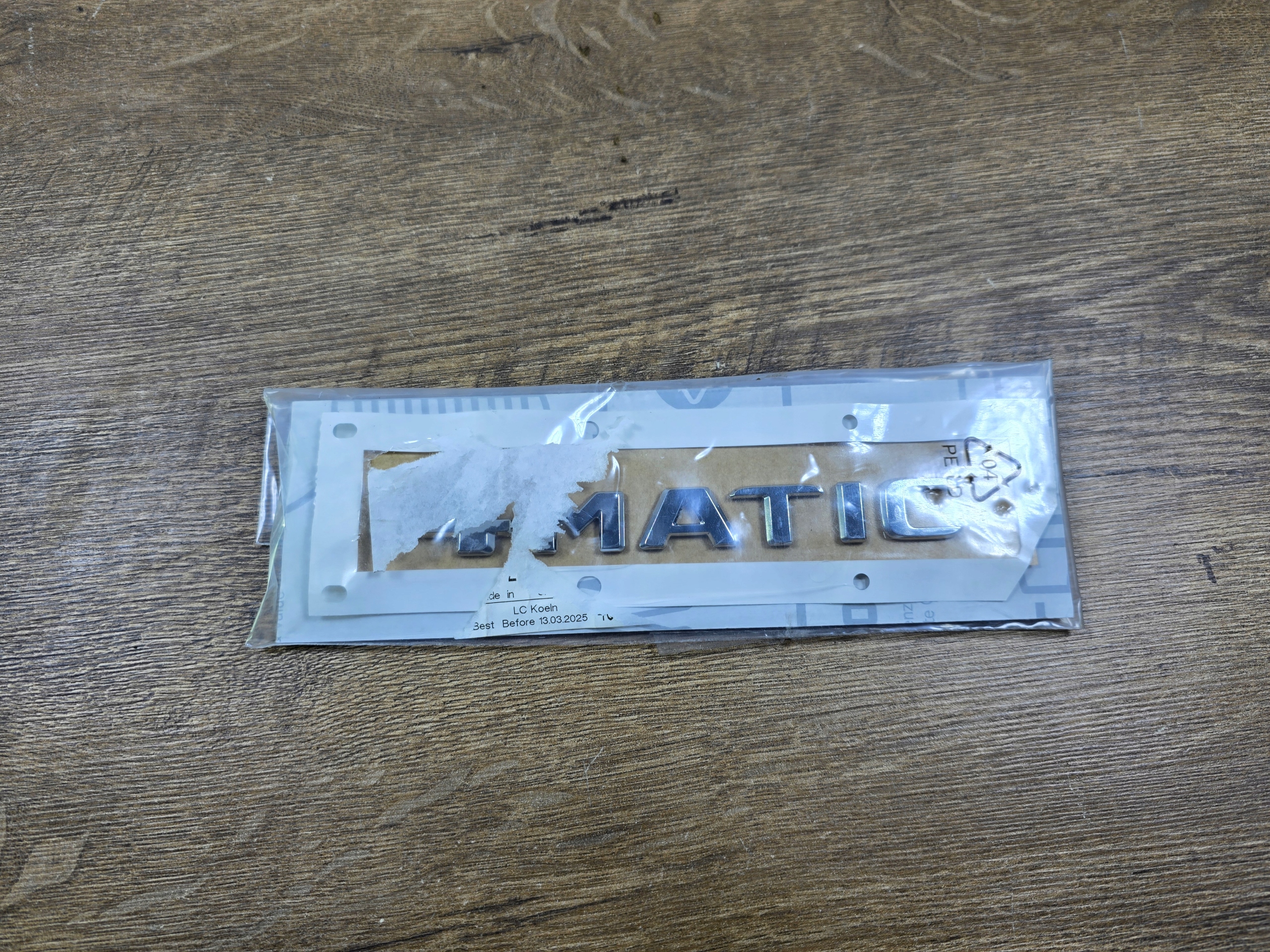 MERCEDES NAPIS LOGO 4 MATIC A2053179900 NOWE