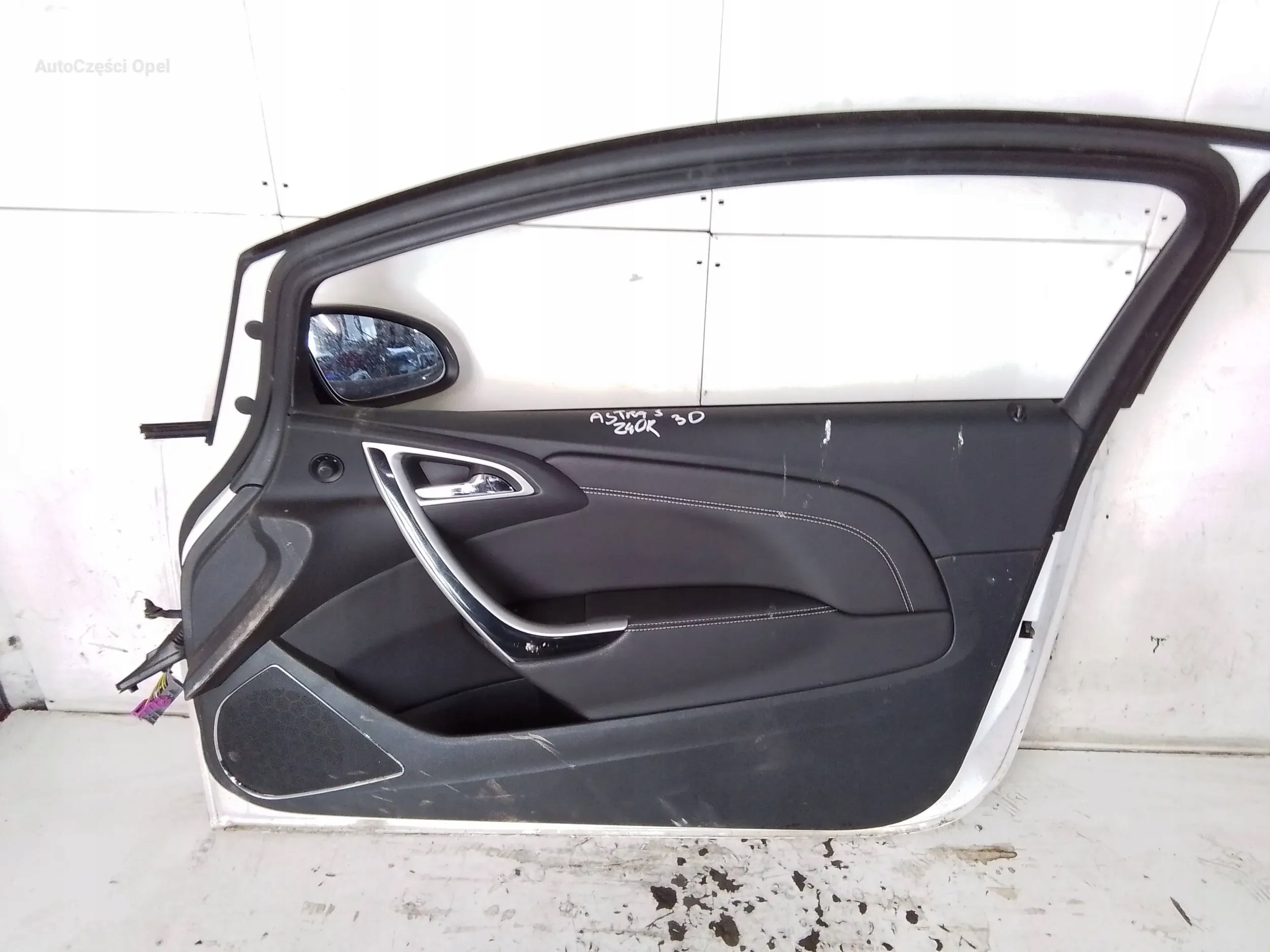 Opel Astra J GTC DRZWI PRAWY PRZÓD Z40R Producent części Opel OE