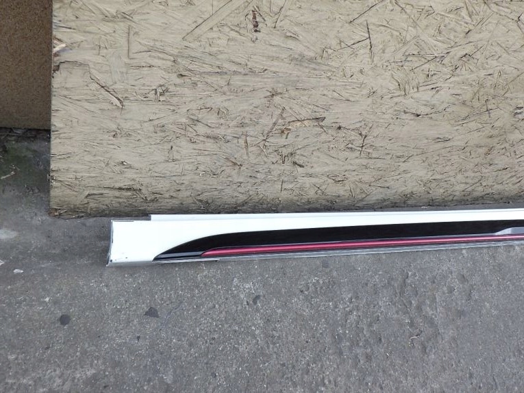 KIA PROCEED III 3 GT 18- cap threshold moulding left