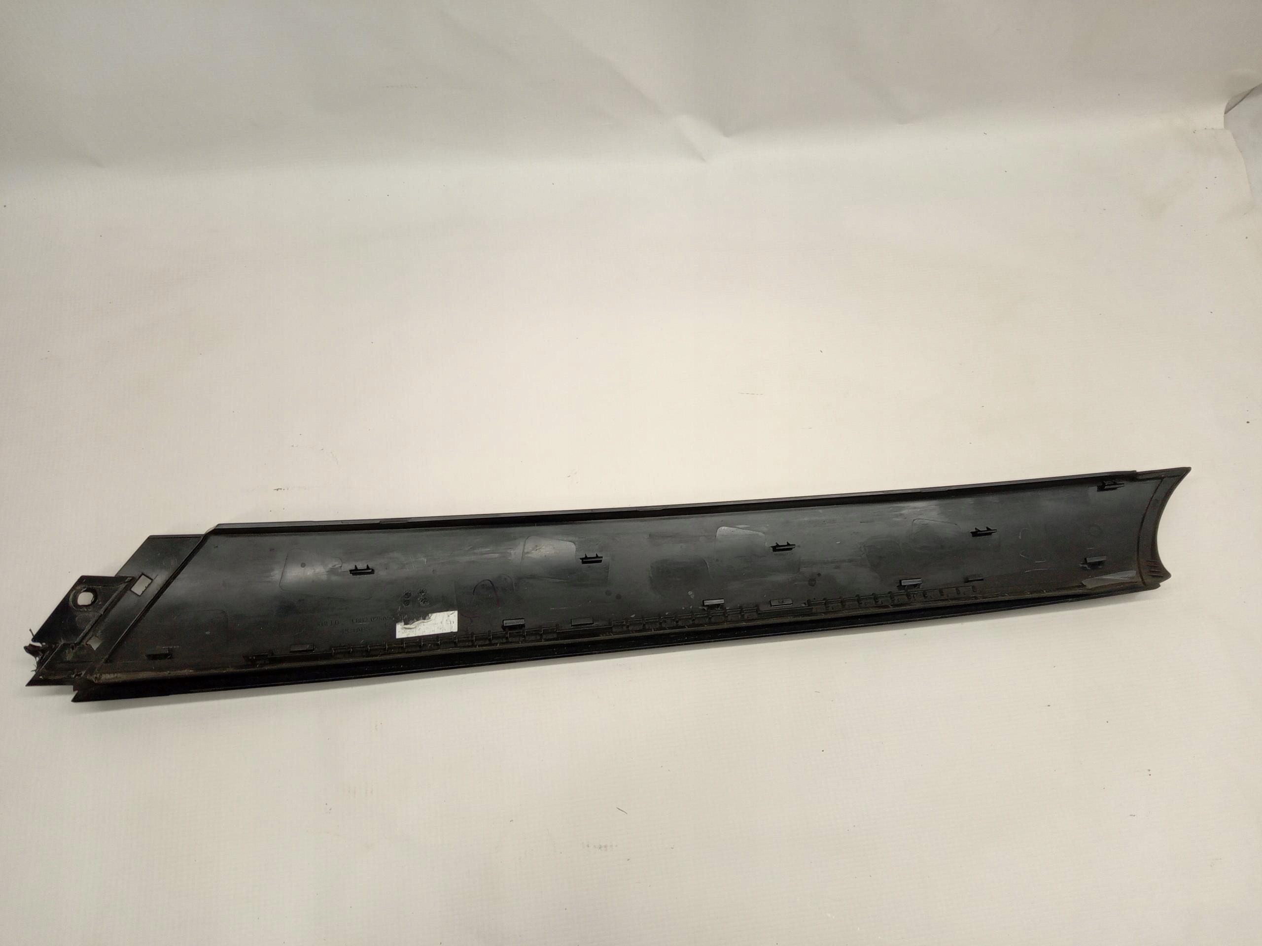 LEWA OSŁONA LISTWA SŁUPKA LAND DEFENDER L663 Numer katalogowy części L8B2-025A53