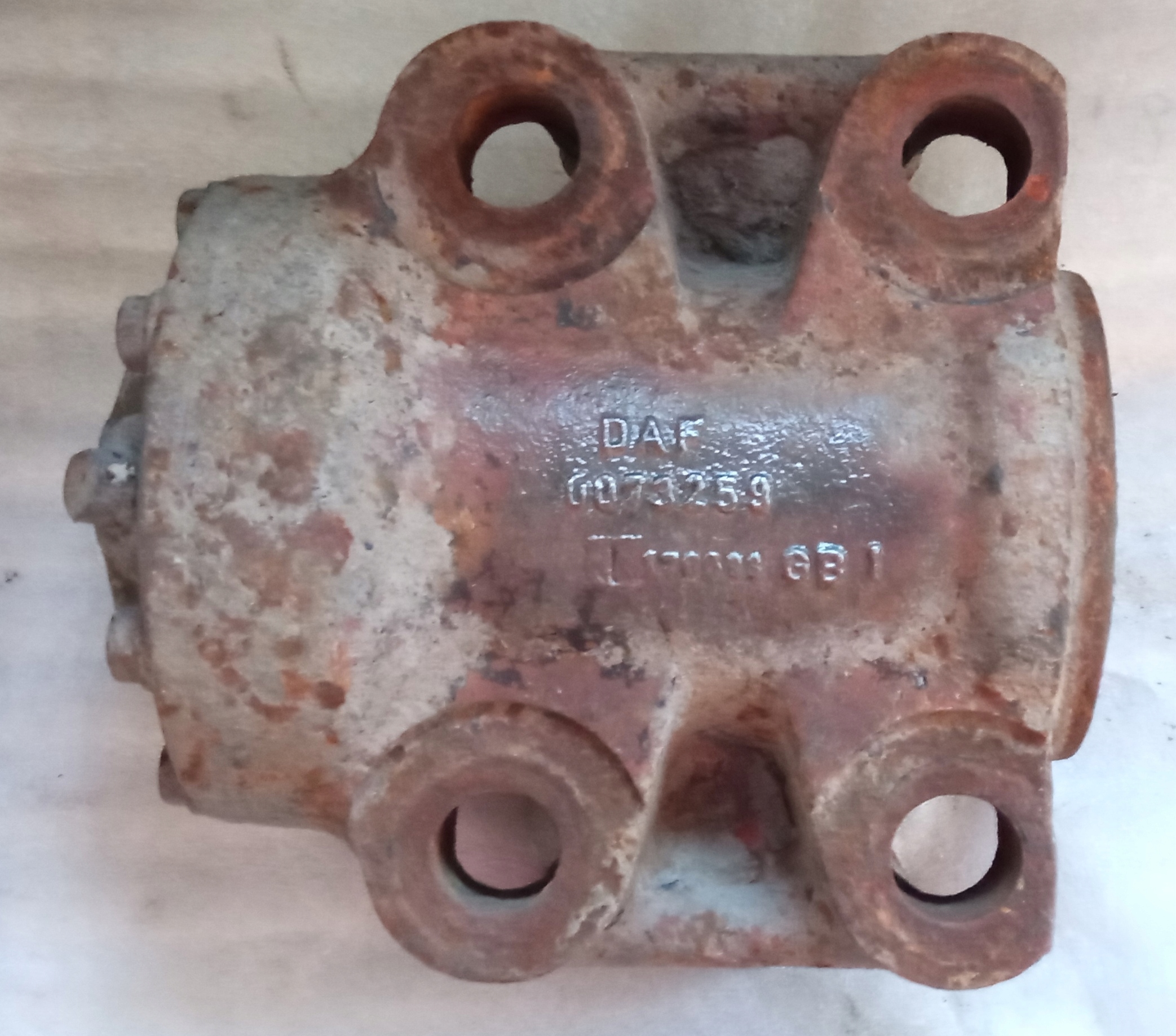 0073259 - Пружинная цапфа DAF CF 75 85 XF 95 105 задняя