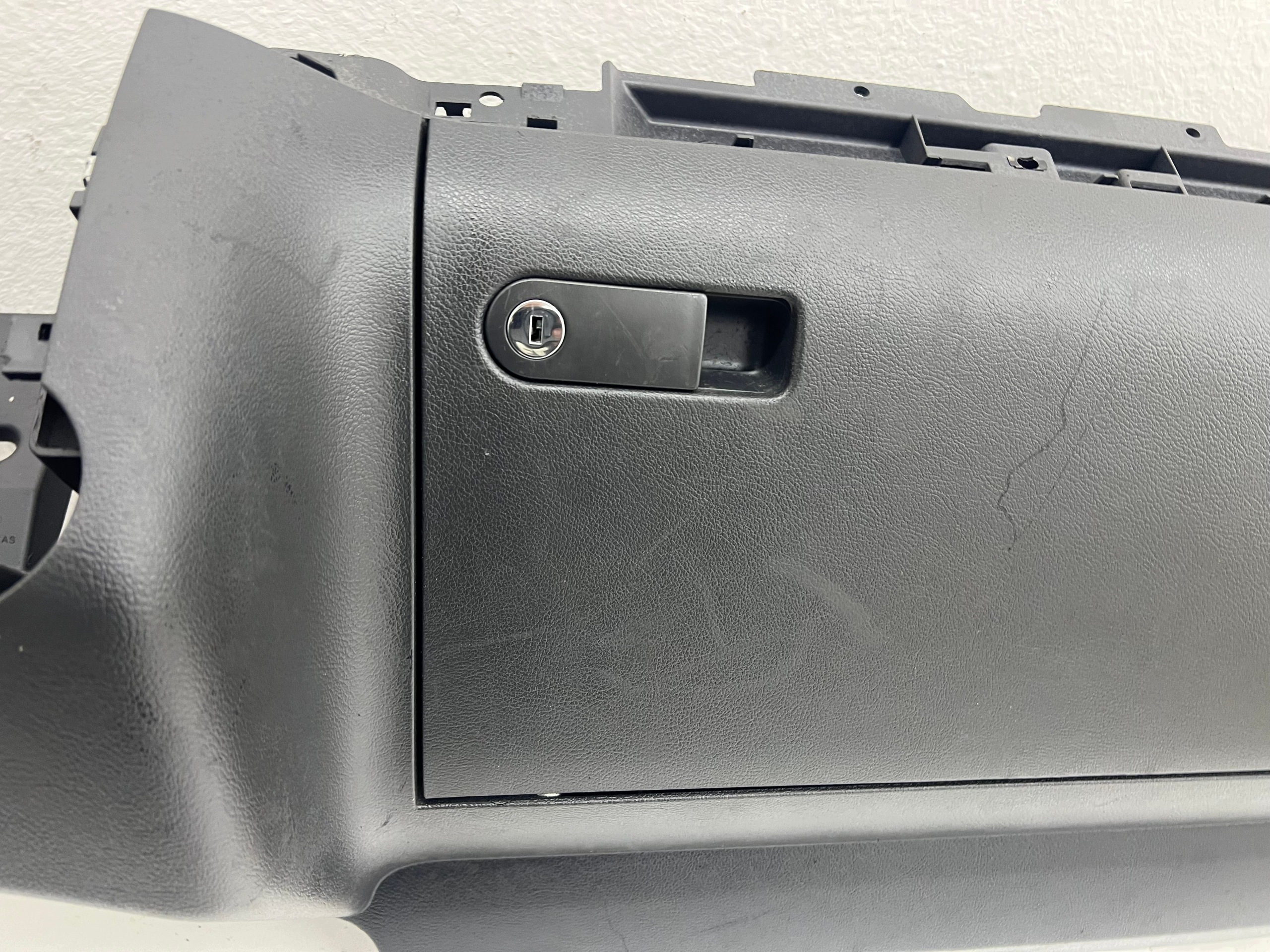 handschuhfach des beifahrers VW TOUAREG 7L6858904