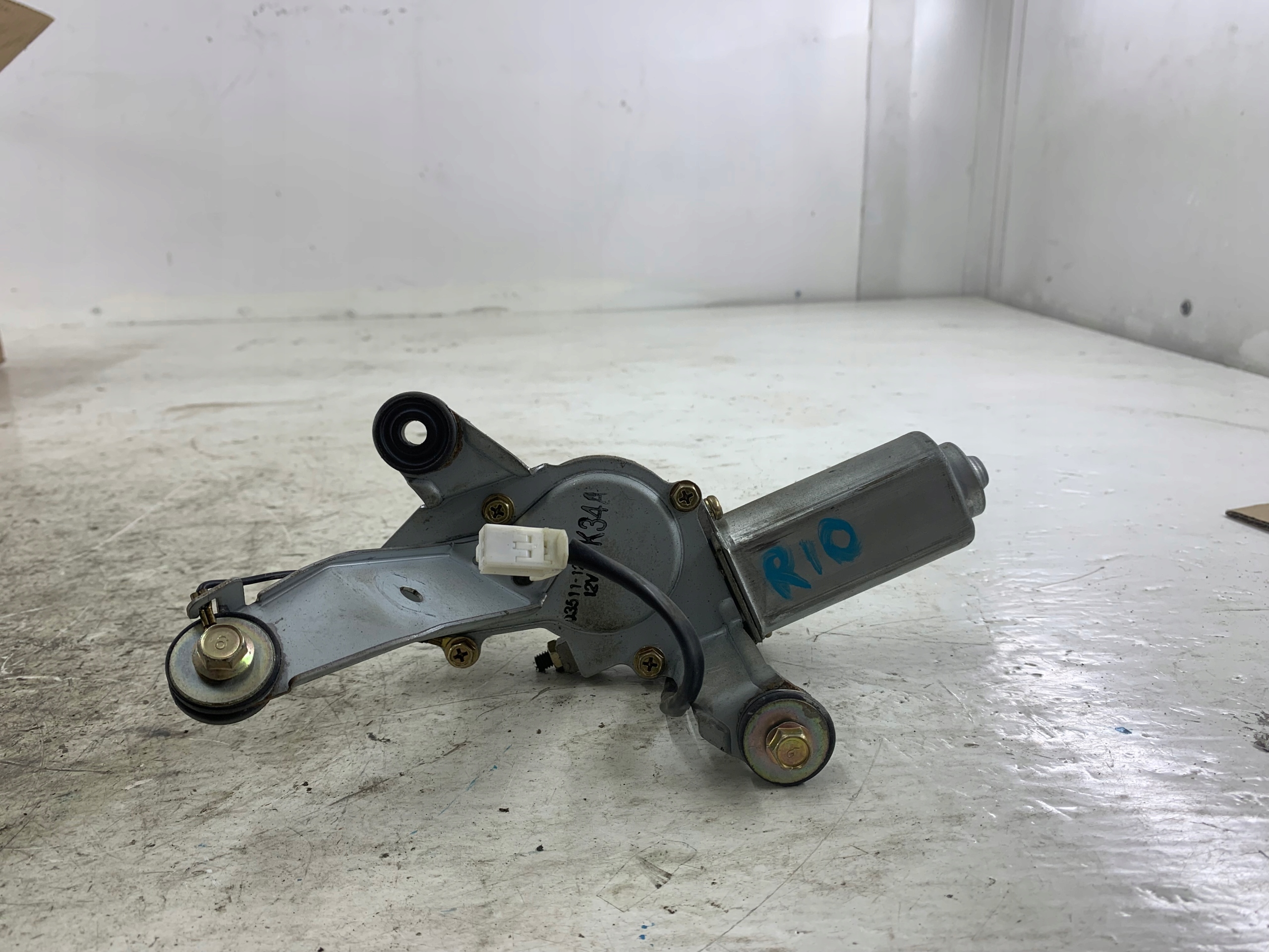KIA RIO és ablaktörlő hátsó 03511-1240