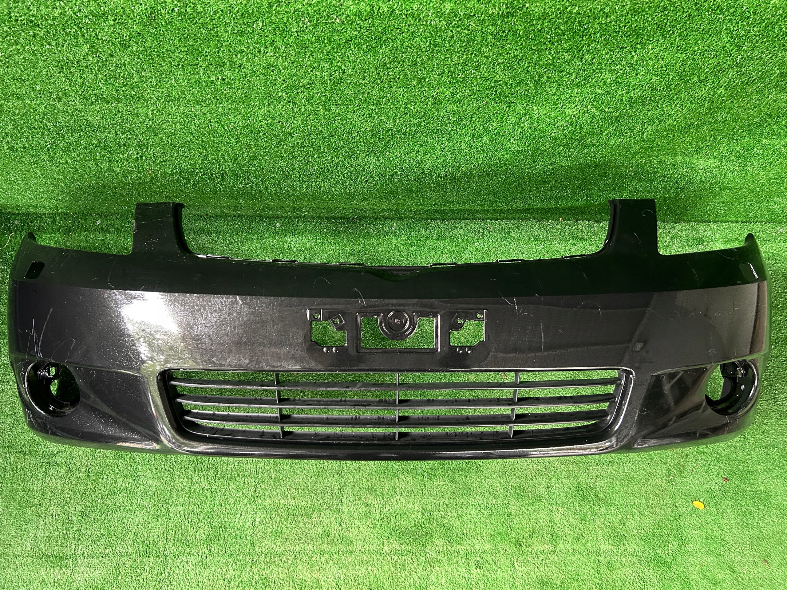 Toyota Verso 1 and 00- bumper front front