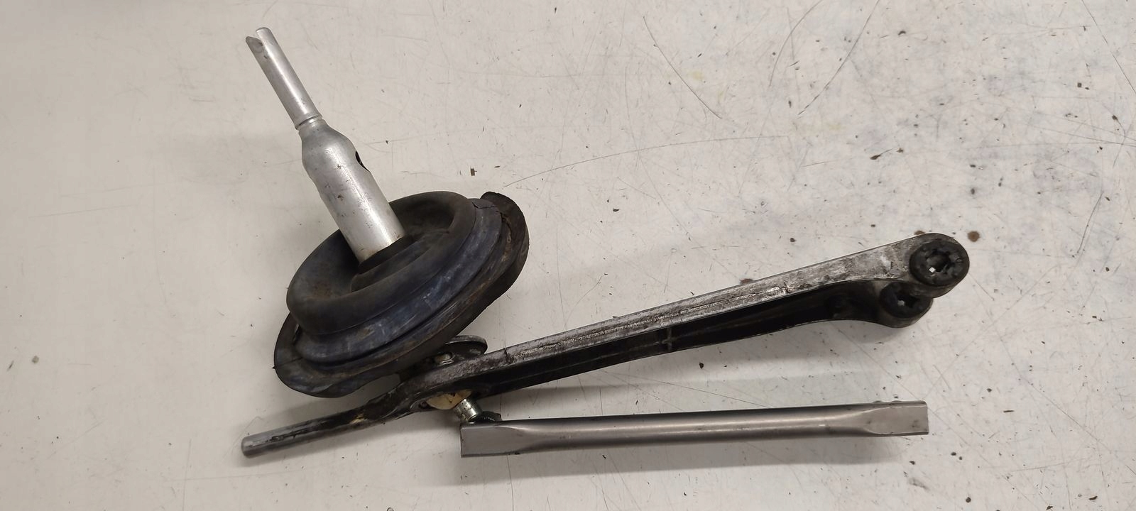 trim gear lever changes of the gear BMW E91 320i