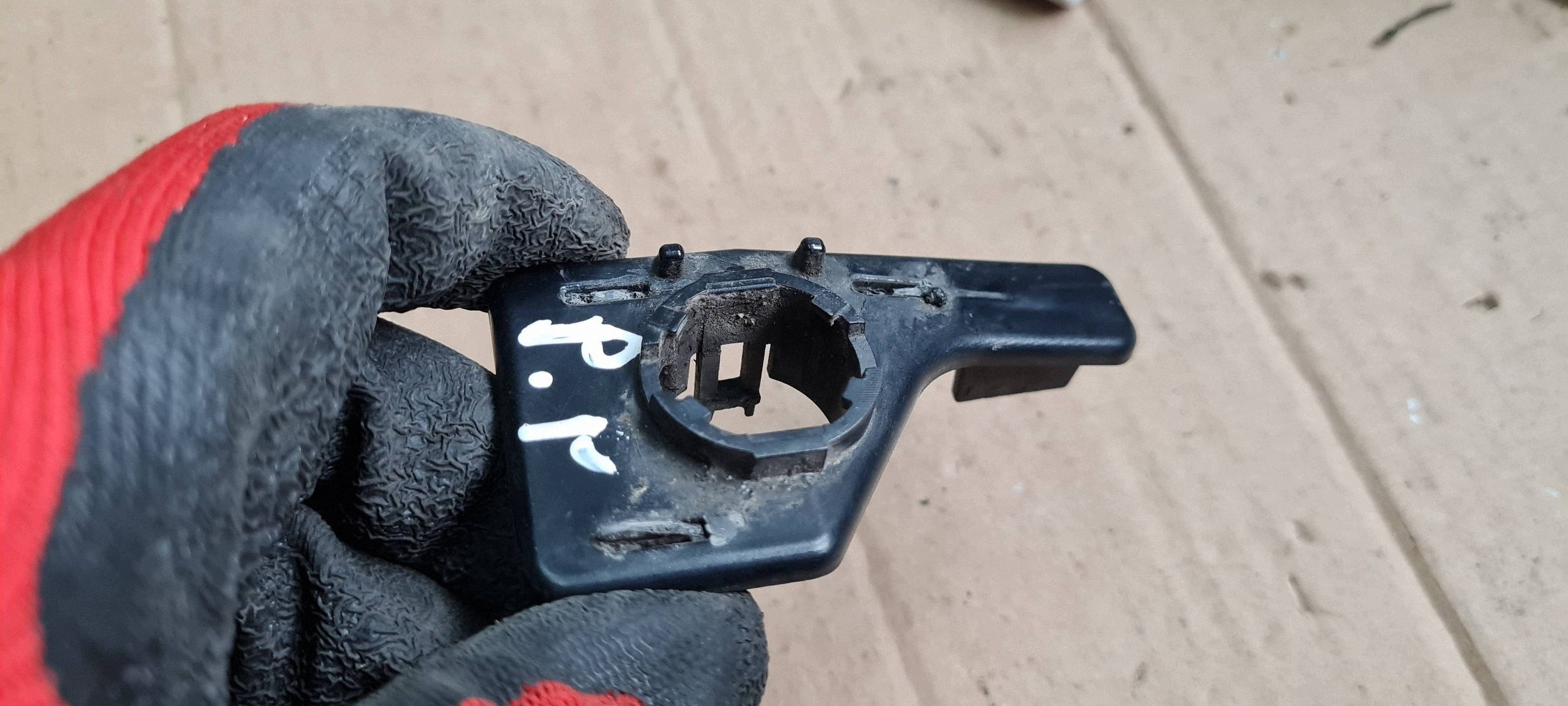 A6 C7 4G LIFT bracket holder KOSZYCZEK right front 4G0919268K