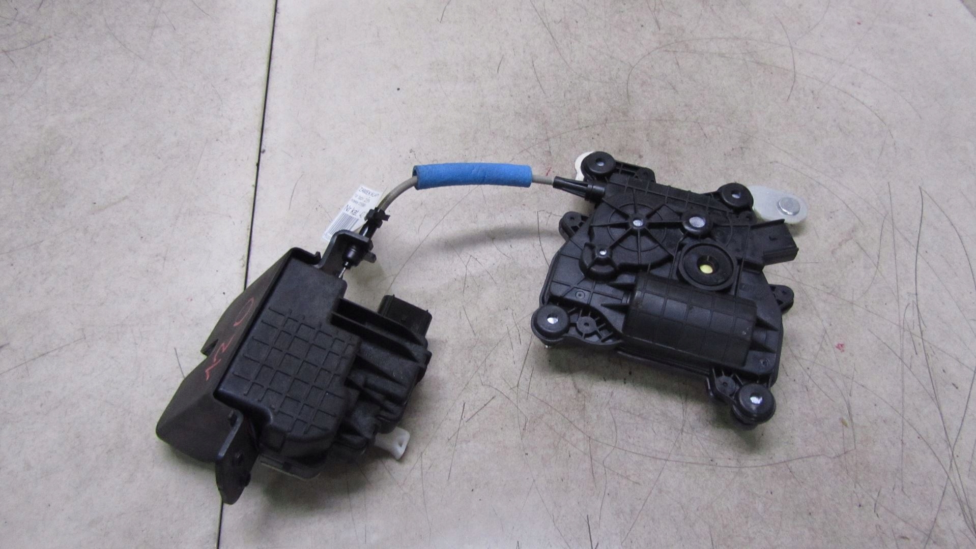 KIA OPTIMA IV УНИВЕРСАЛ ЗАМОК КРЫШКИ БАГАЖНИКА 14-