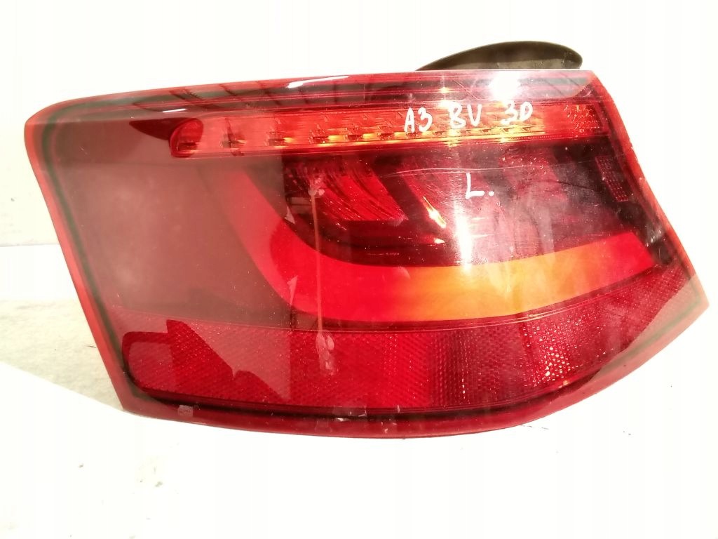 Audi A3 8V feu gauche arrière arrière 8V3945095B
