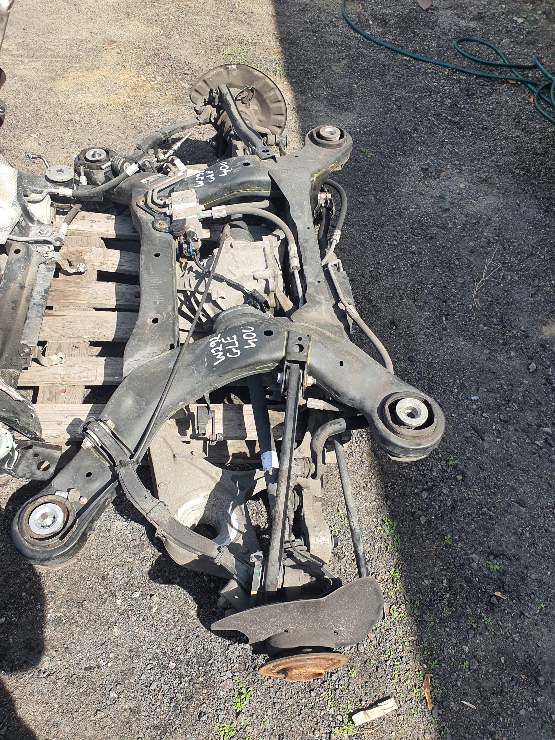 ZAWIESZENIE TYŁ 400i W292 GLE COUPE