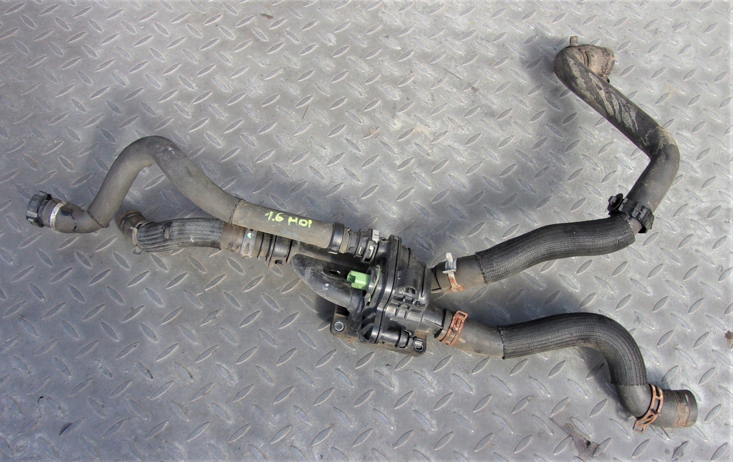 PEUGEOT CITROEN 1.6 HDI EHDI OBUDOWA TERMOSTATU