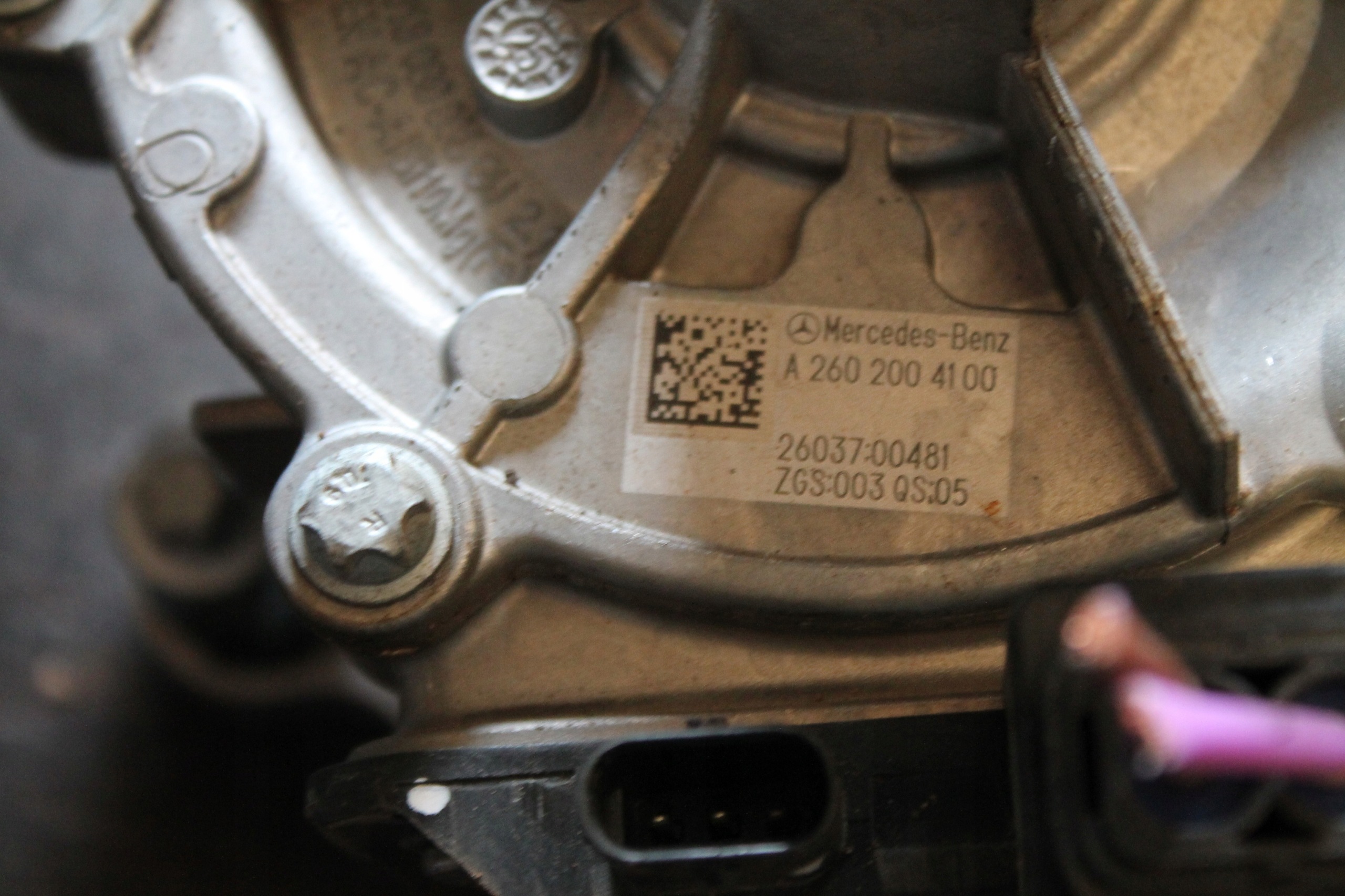 4515. water pump MERCEDES A2602004100