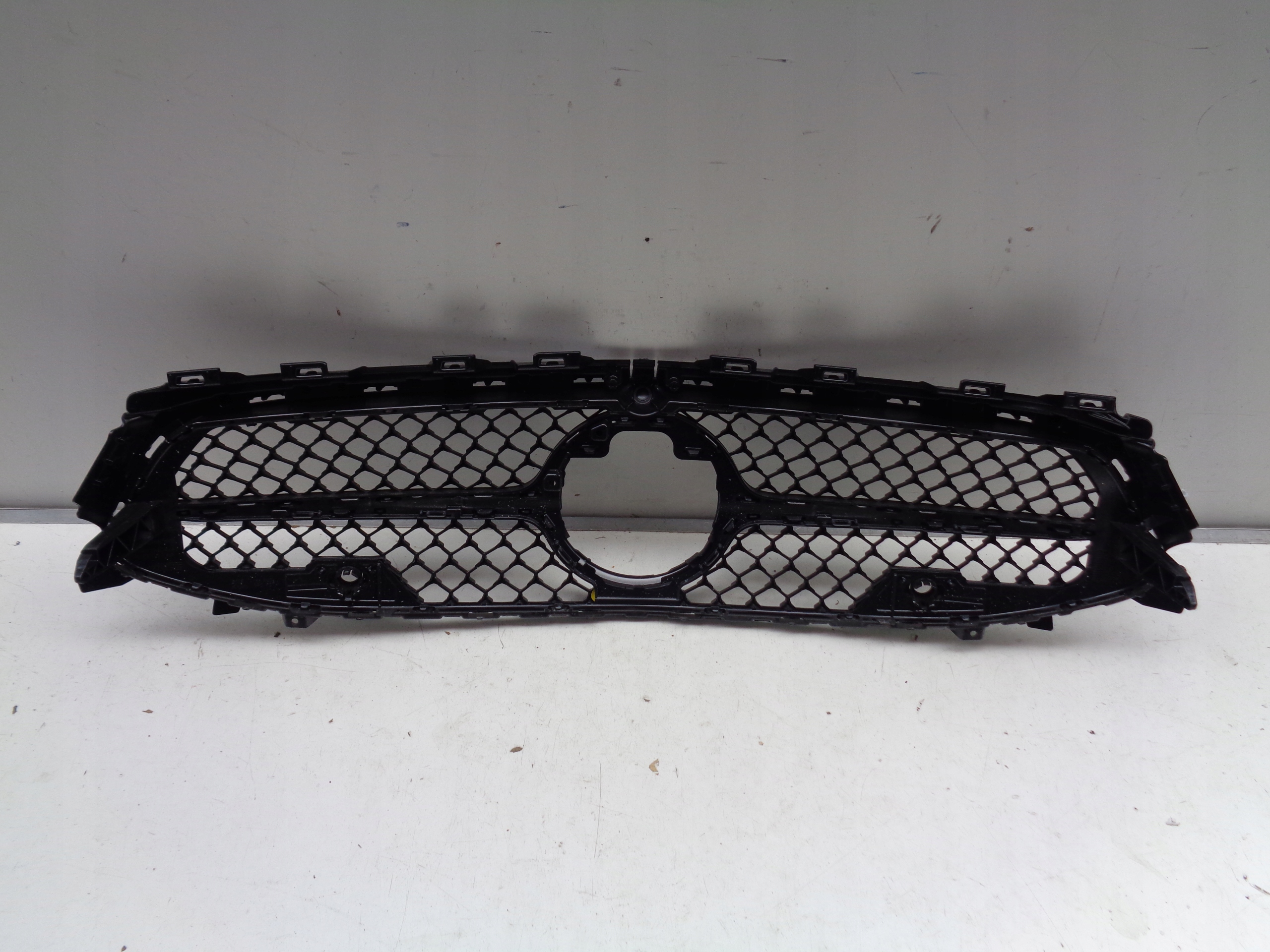 NOVA MASKA MERCEDES CLA W118 22- LIFT