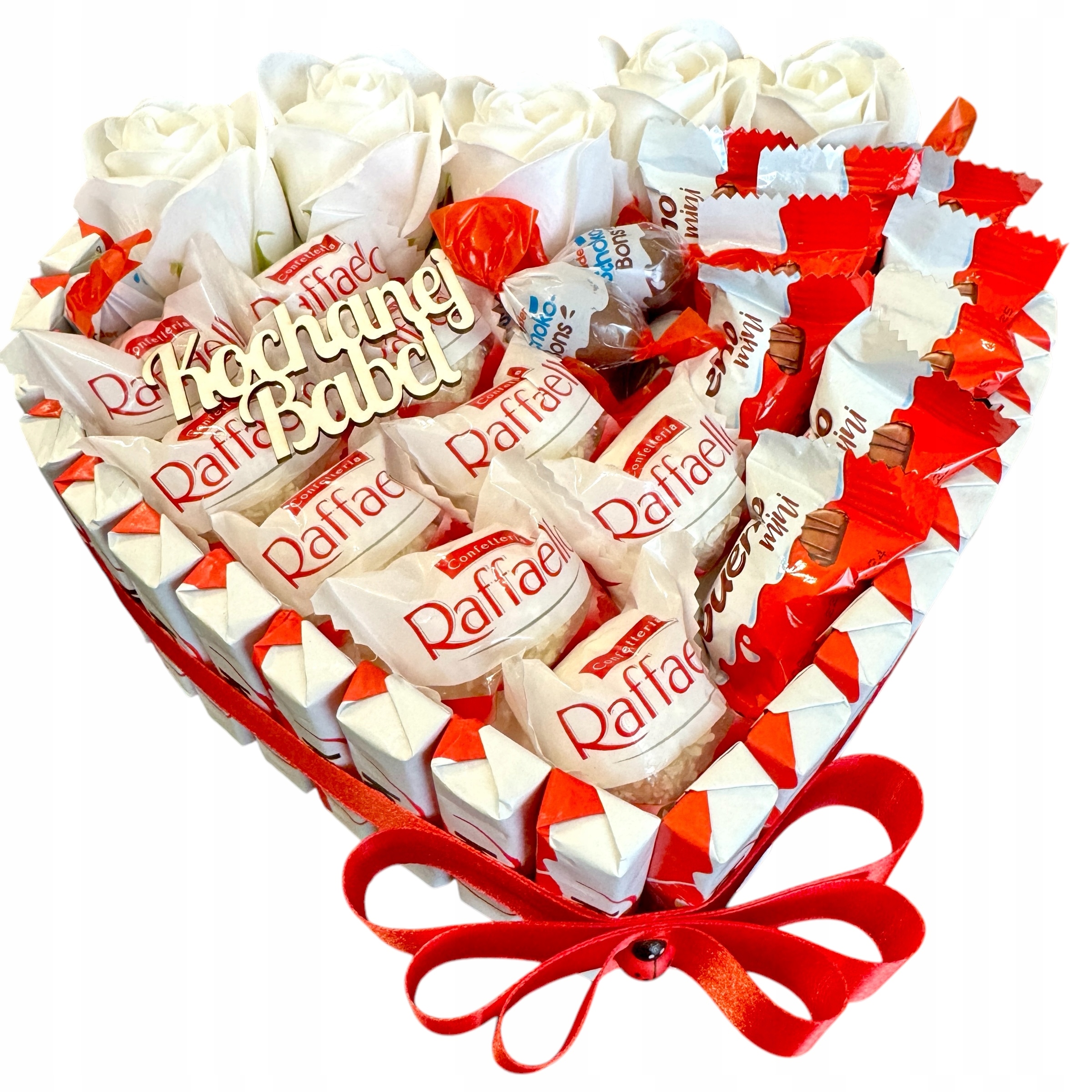 Serce z czekoladek i róż mydlanych słodki na Dzień Babci napis