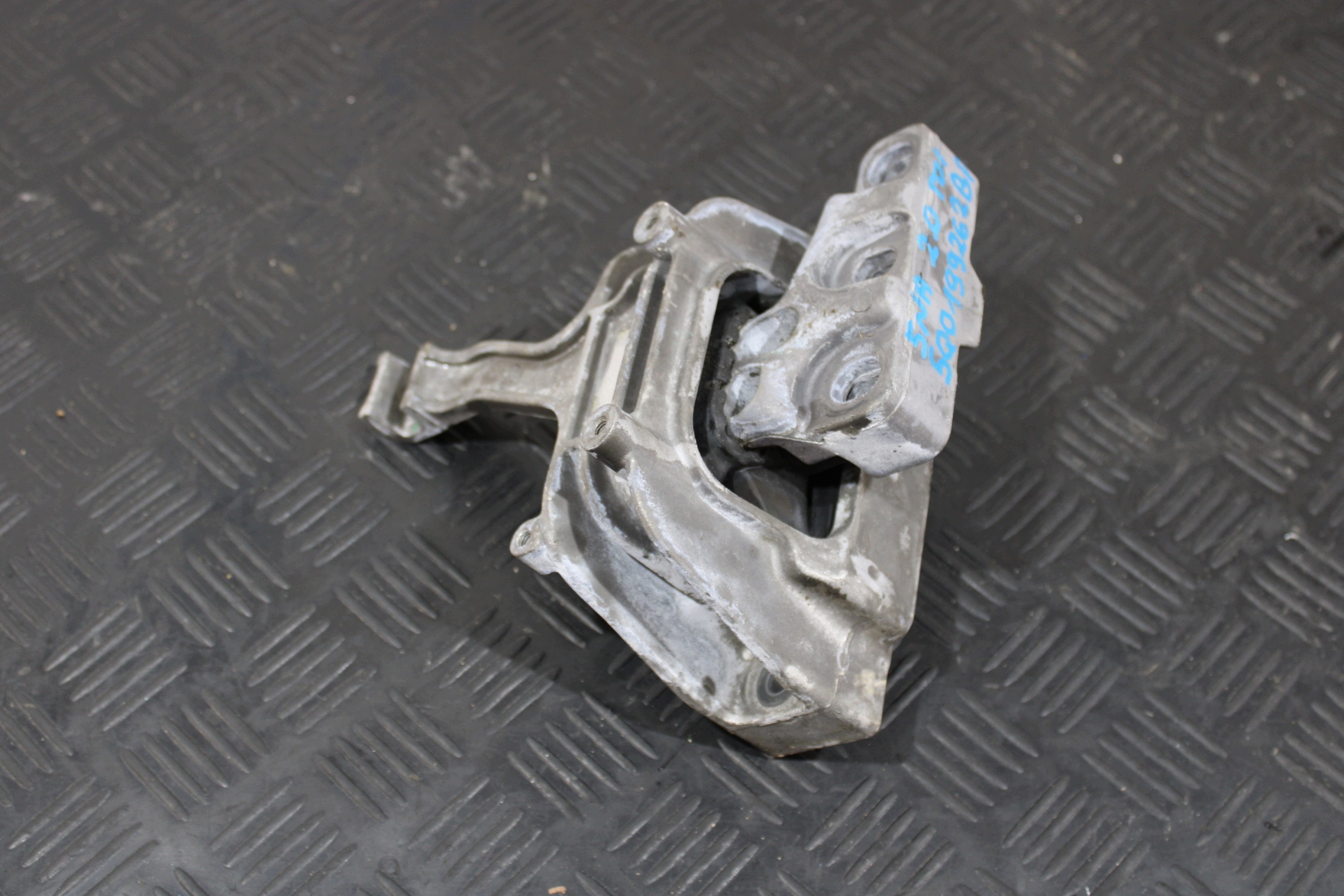 holder engine mount 5Q0199262BP VW TIGUAN II 2 5NA ALLSPACE