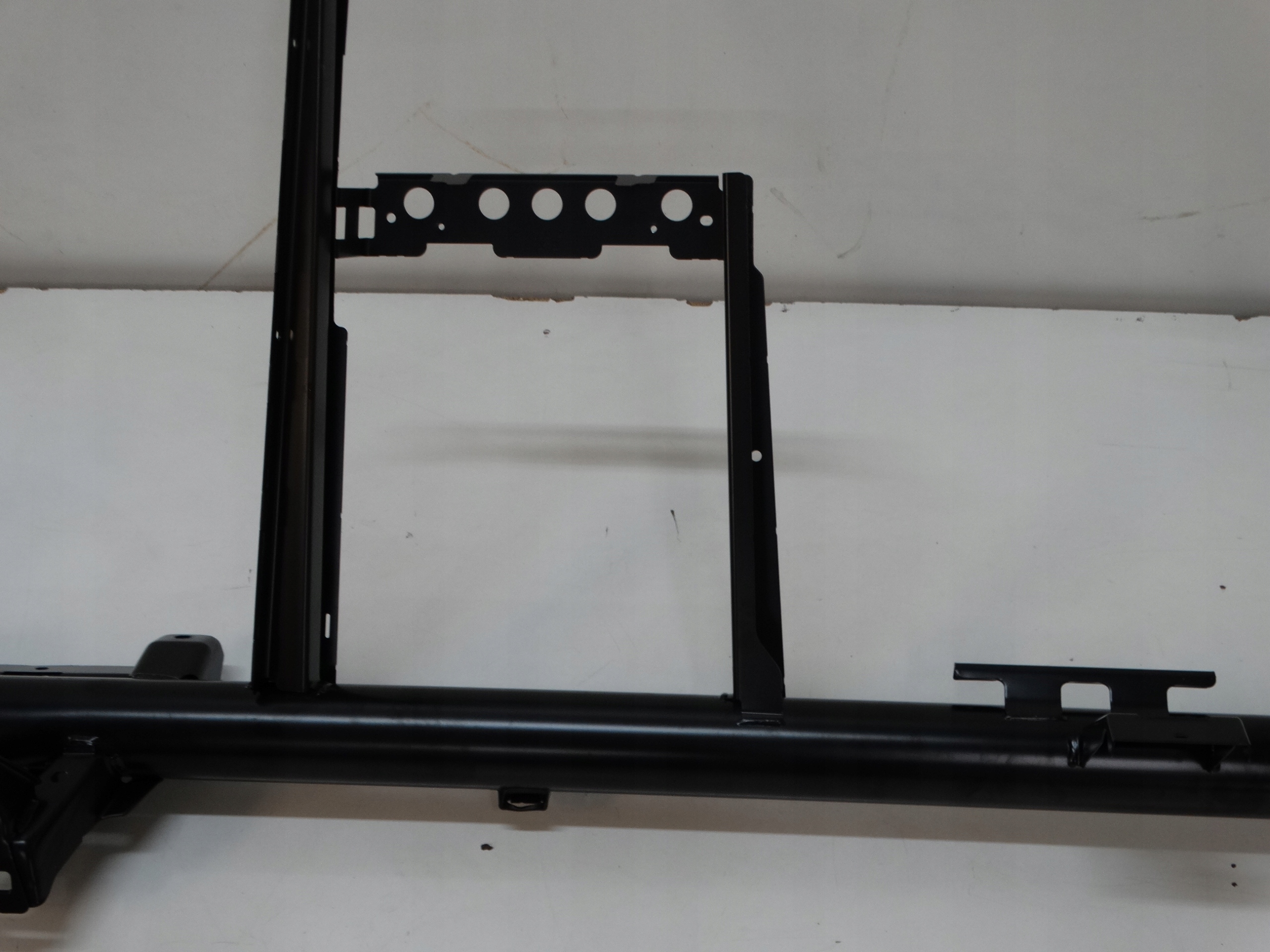 support below DESKE cockpit MERCEDES W169 A180 CDI