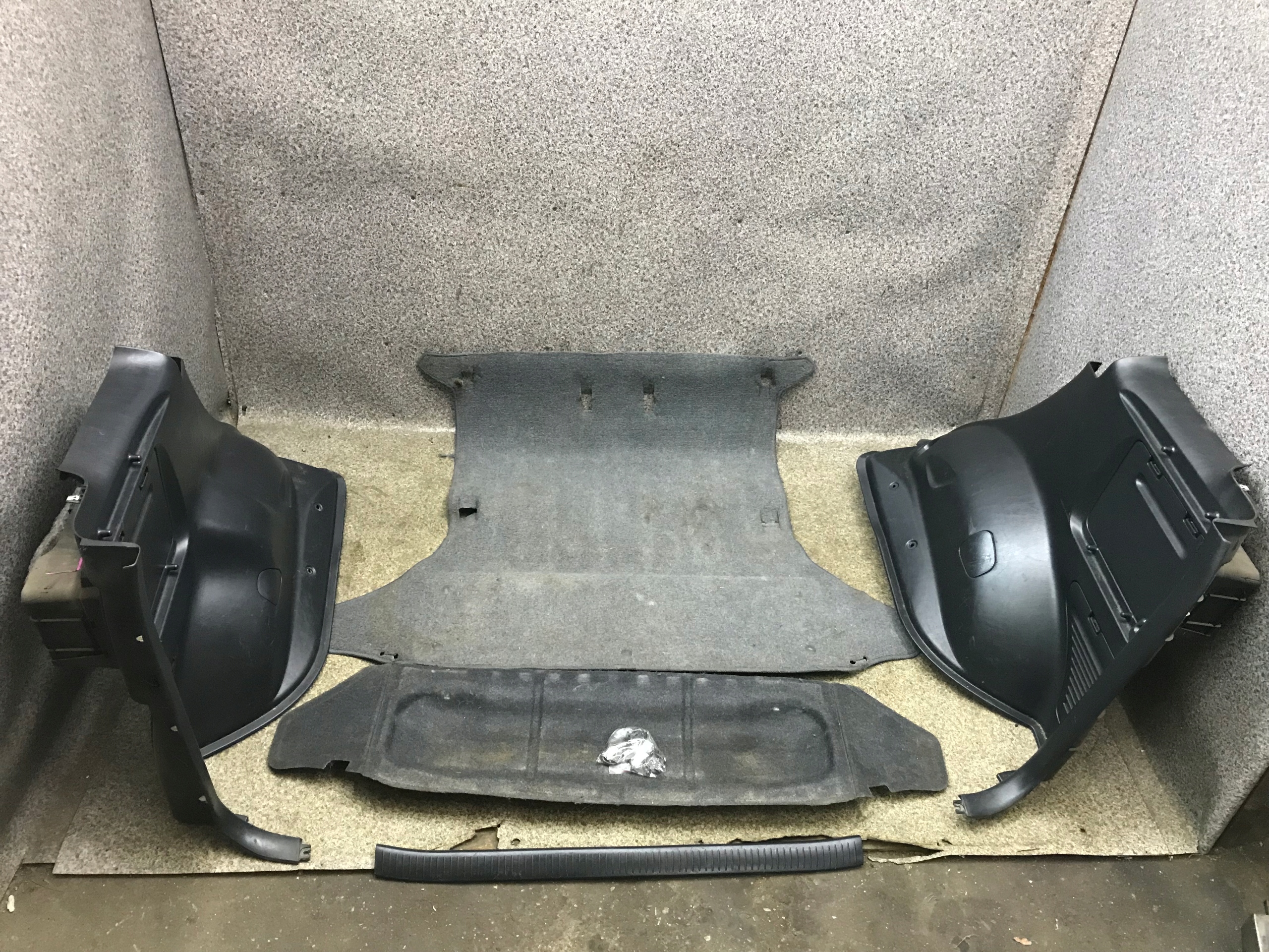 RAV4 2 II внутрішня оббивка боків багажного відділення KPL