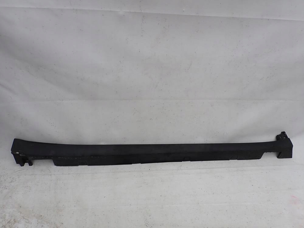 TESLA MODEL X 15-> threshold right moulding threshold right