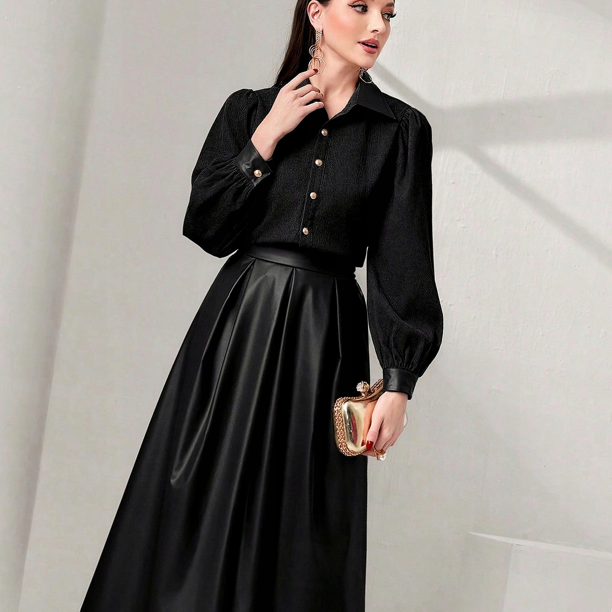 Elegantní komplet Stylová černá košile z eko-kůže, velikost S 36