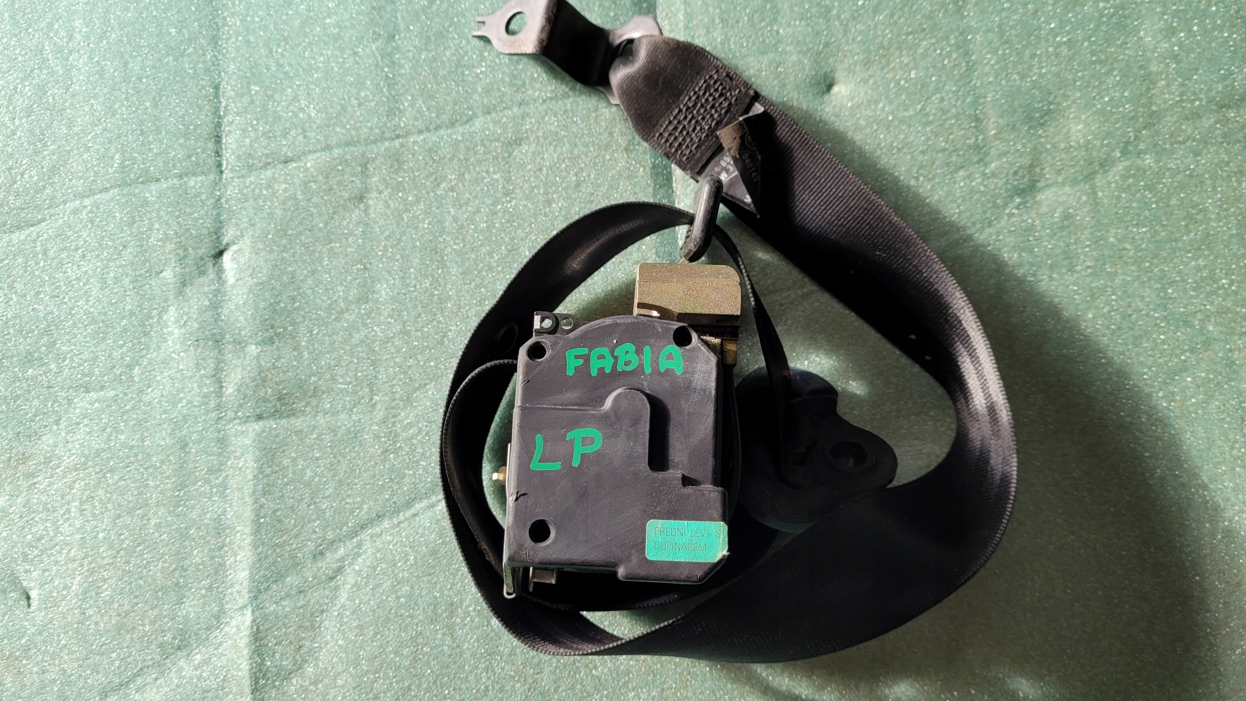 1 - FABIA І РЕМІНЬ БЕЗПЕКИ ЛІВИЙ ПЕРЕДНІЙ 6Y0857701E