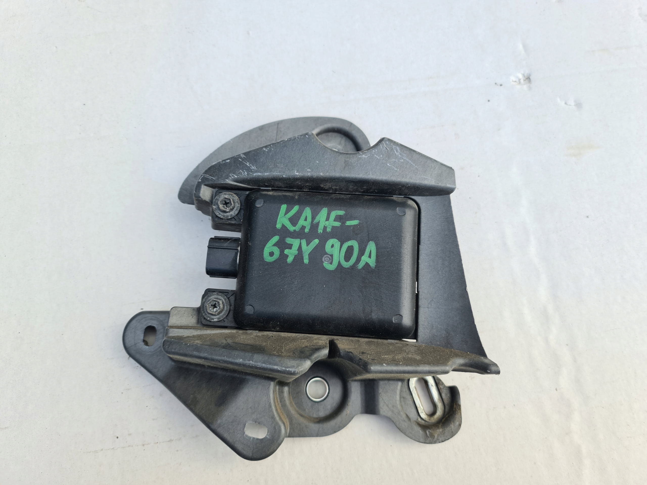 CX - 5 РАДАР ПОМОЩНИК ПОЛОСЫ ДВИЖЕНИЯ ЛЕВЫЙ KA1F-67Y90A