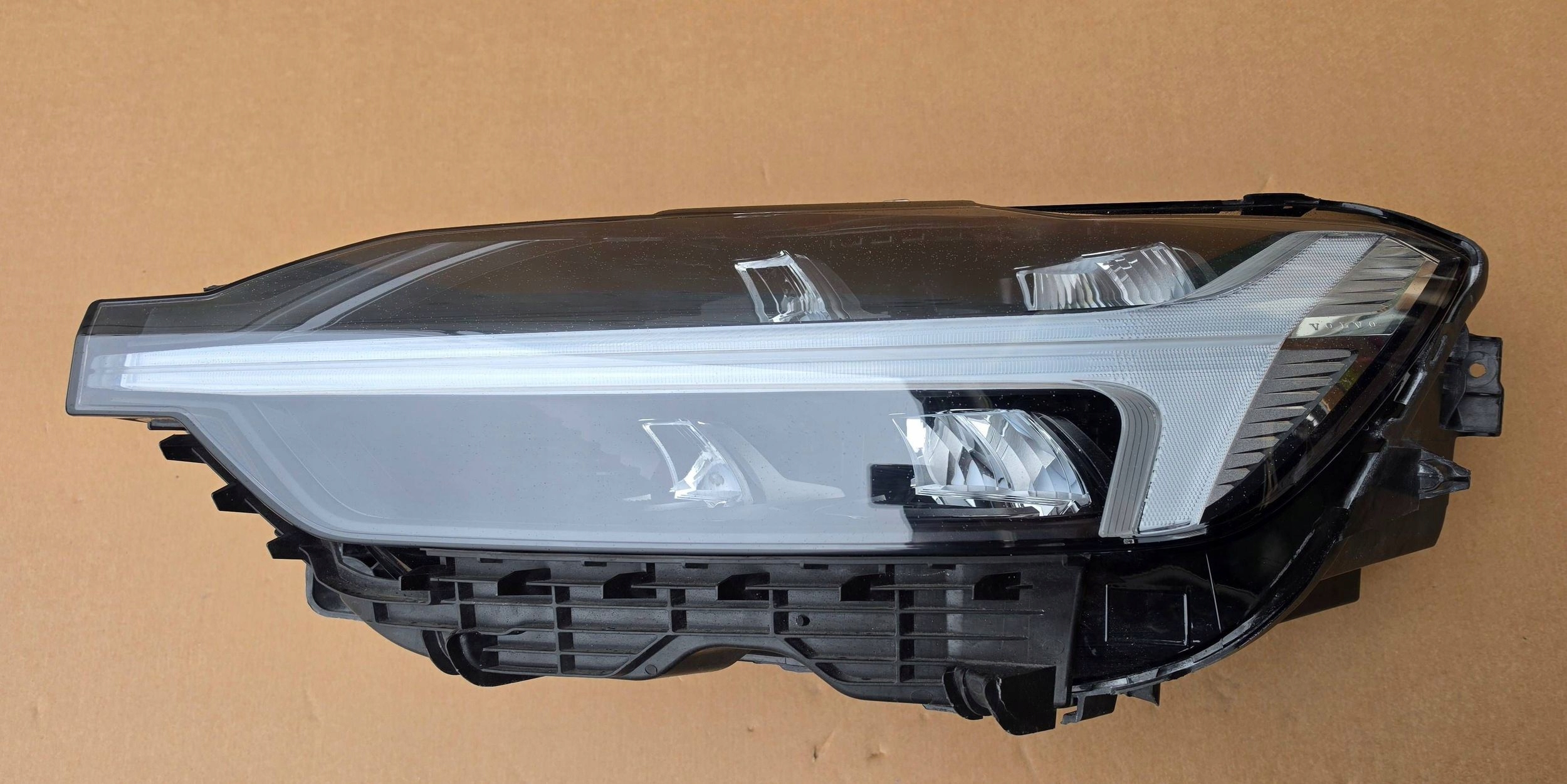 Volvo Xc60 II full led light front left