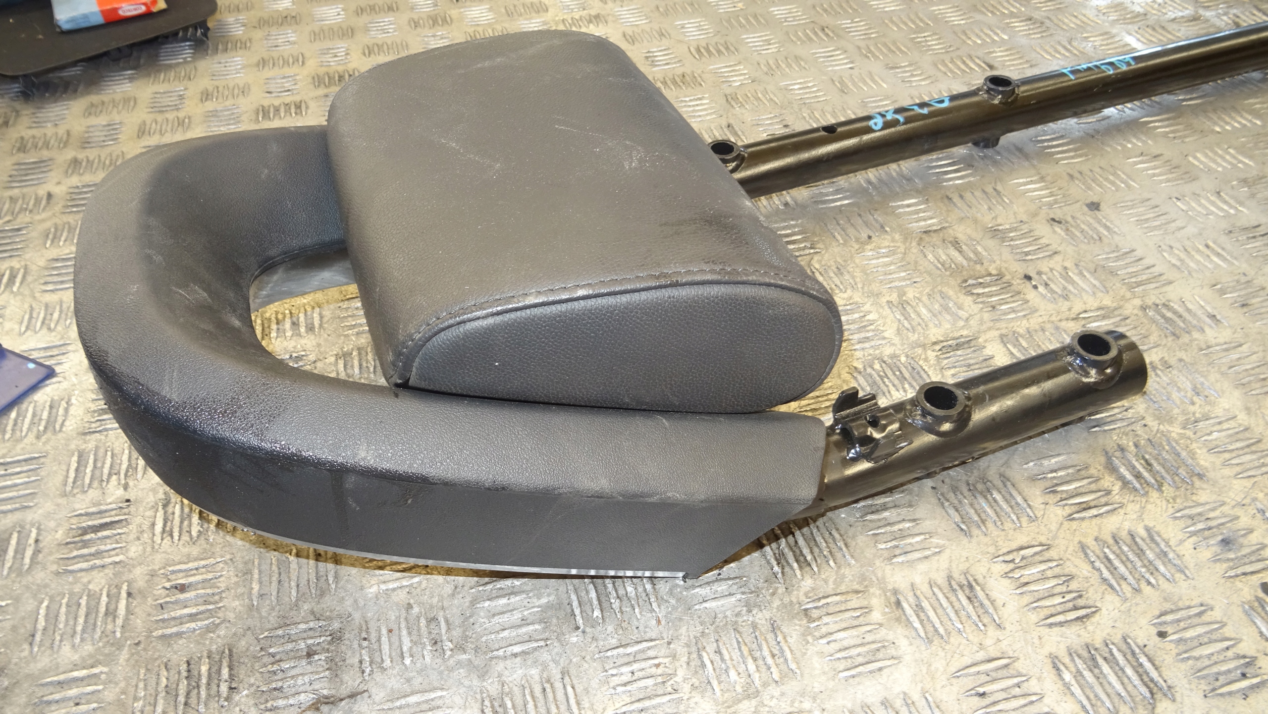 AUDI A3 8P LIFT CABRIO rest left rear part leather