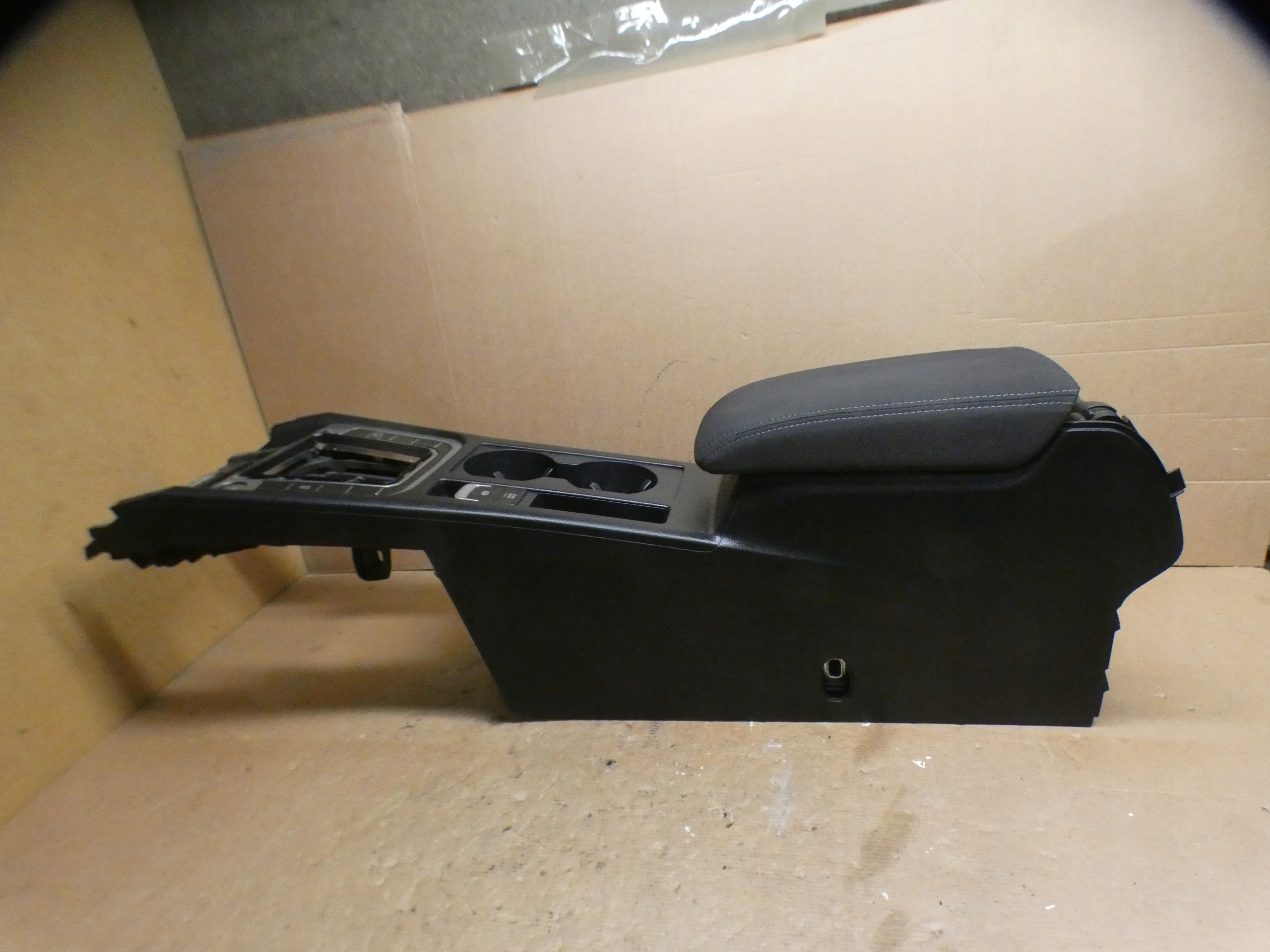 TUNEL bracciolo EUROPA Originale 3G0857100 VW PASSAT B8 19R