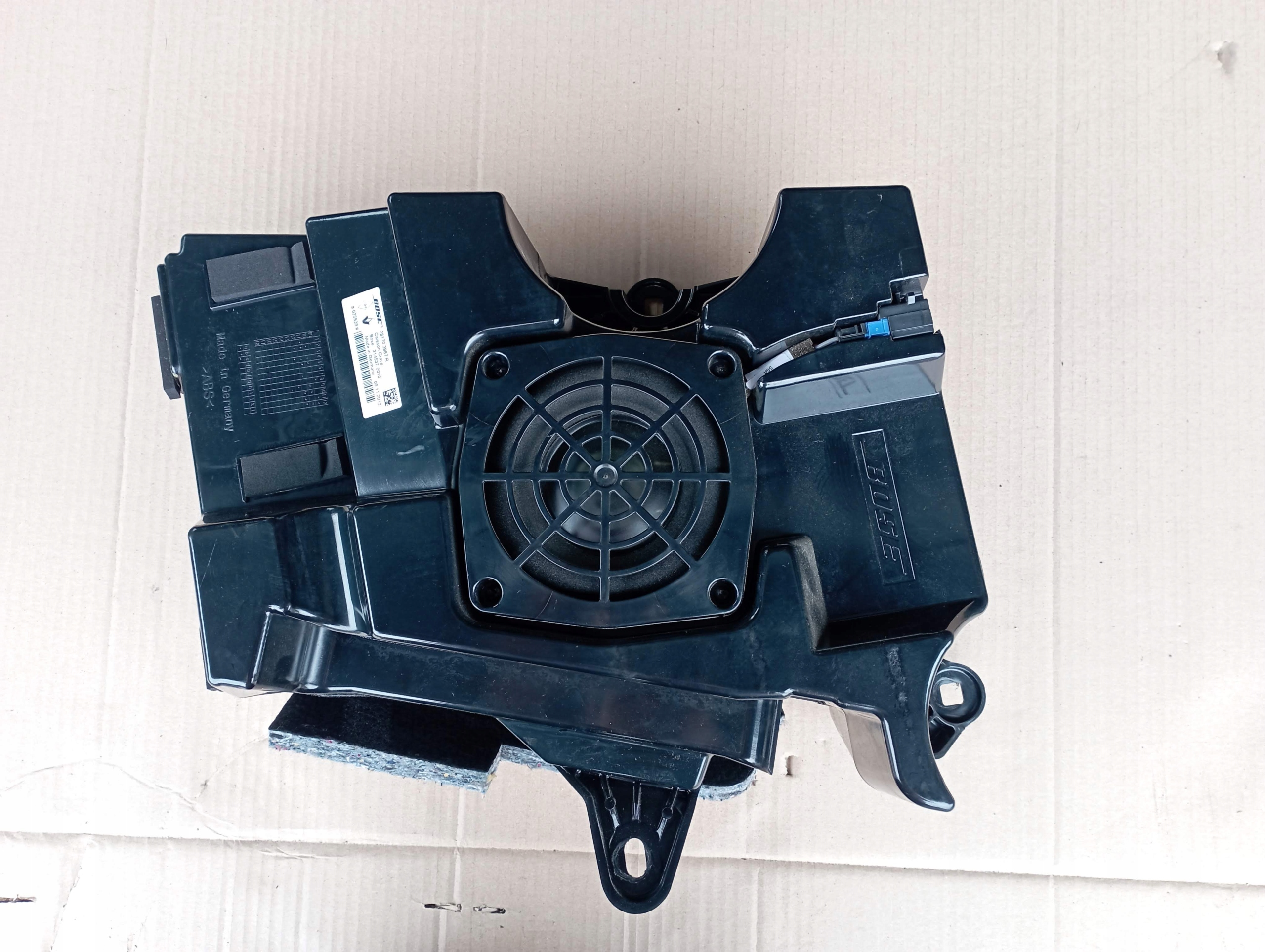 RENAULT LAGUNA III 3 SUBWOOFER 281703967R