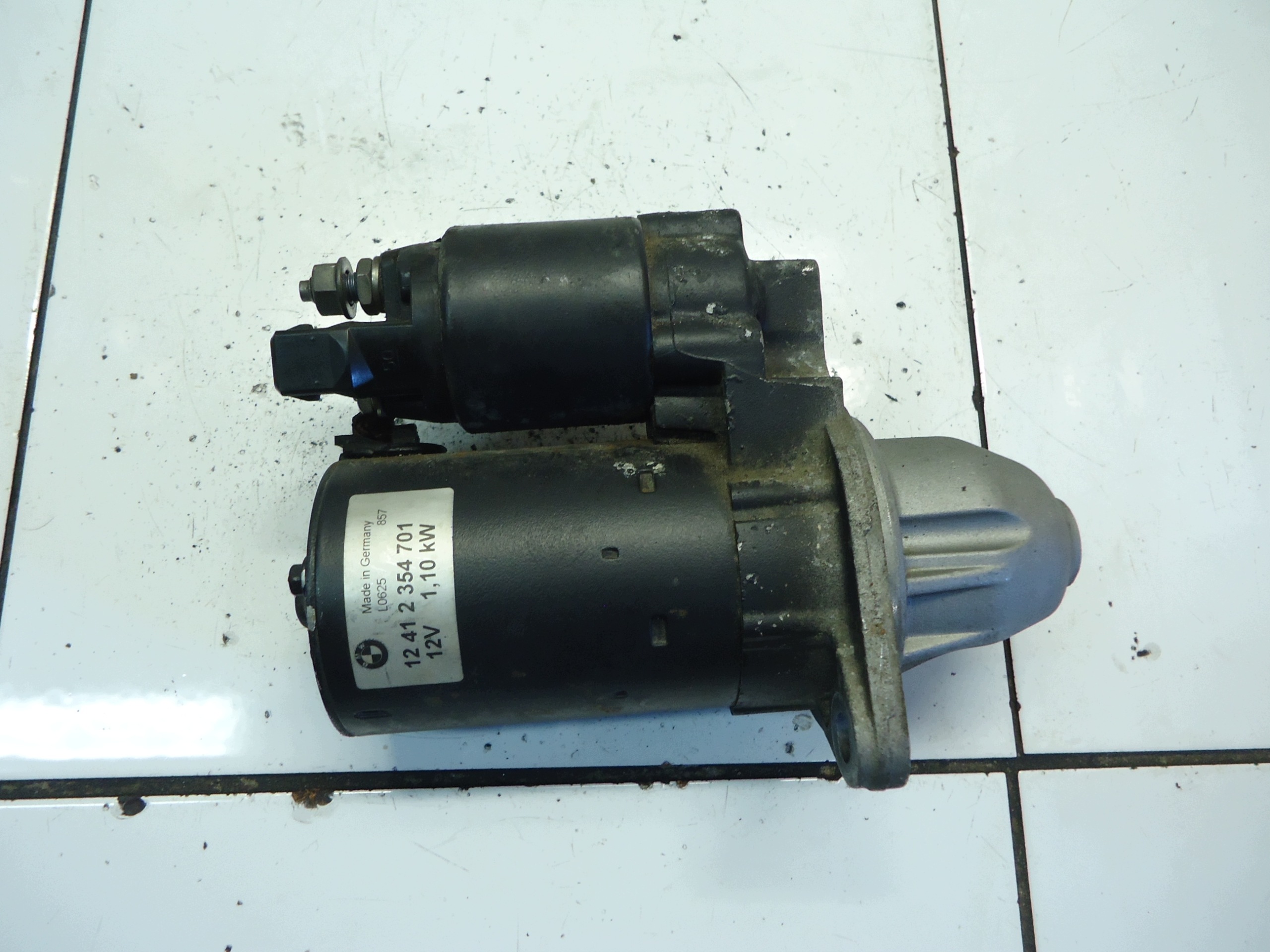 BMW 5 E60 3.0 N53B30 starter 2354701