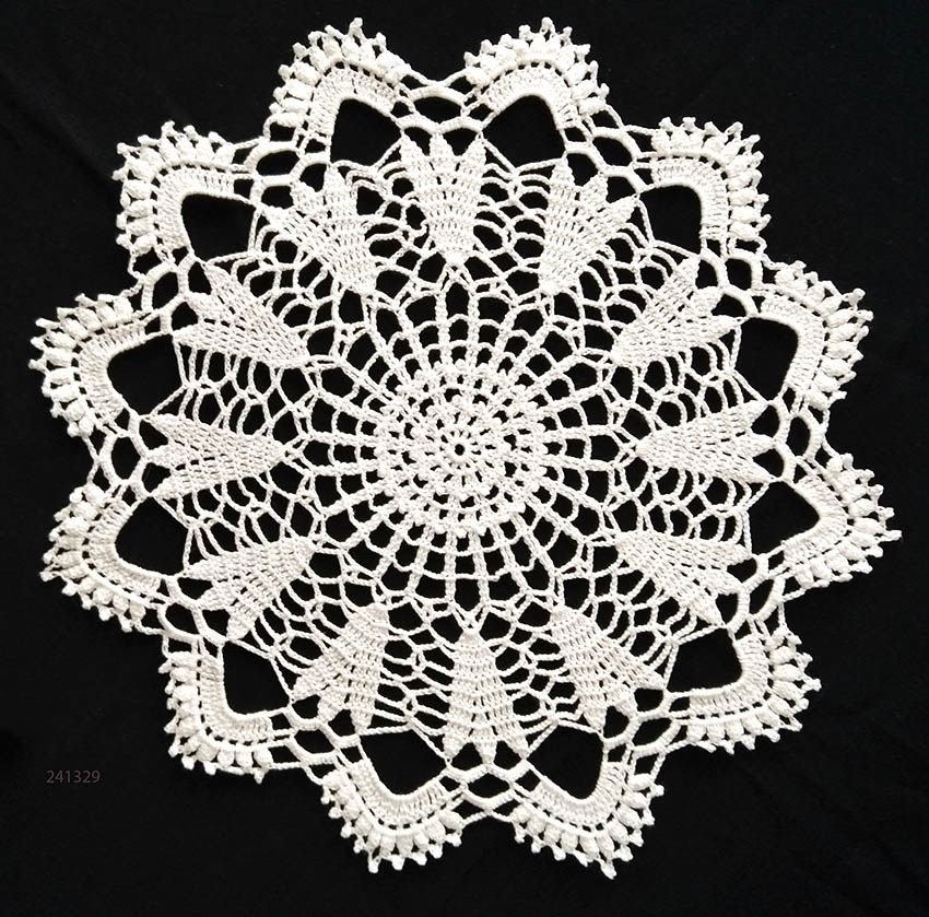 Ubrousek háček, krajka