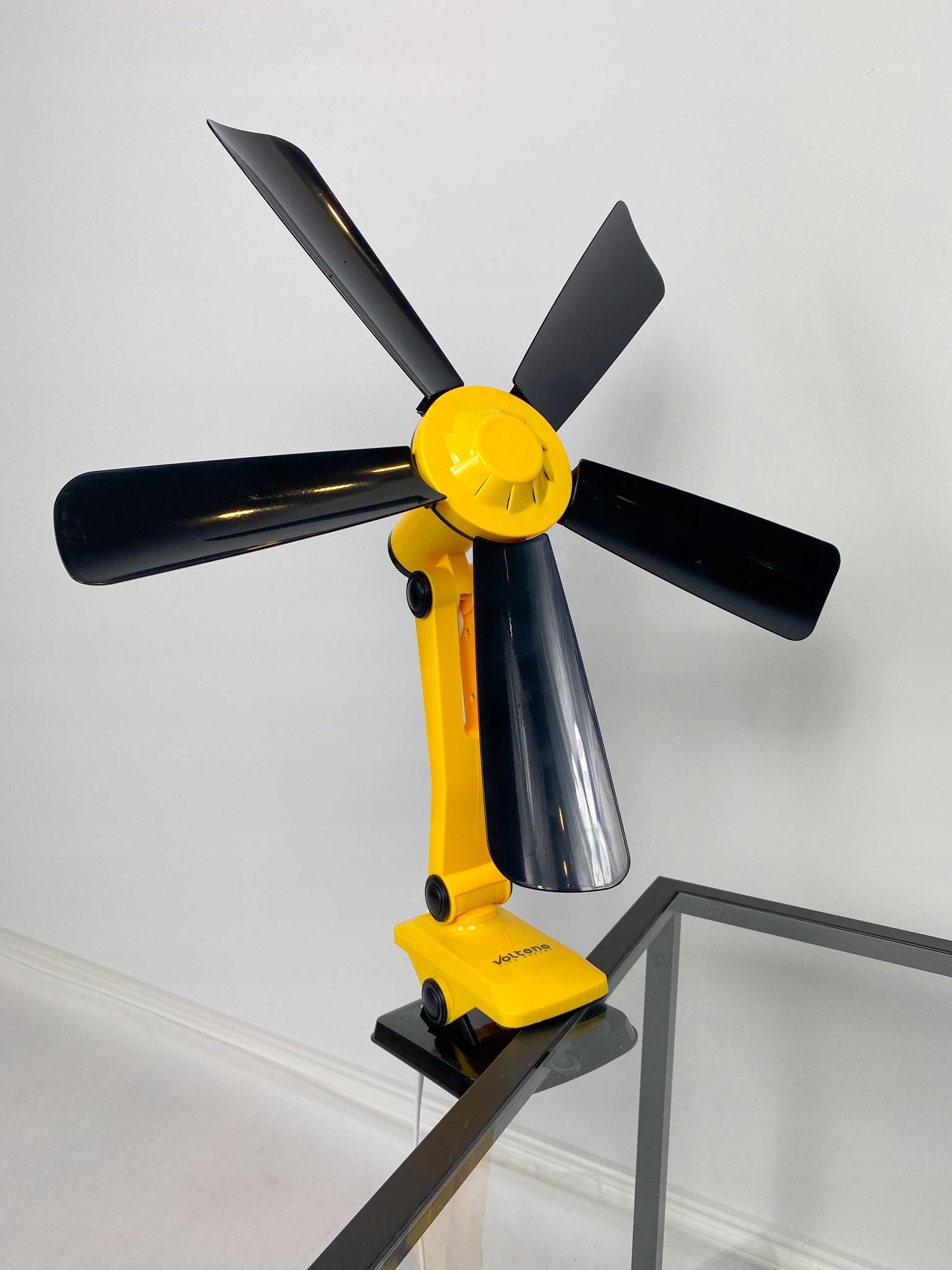 WENTYLATOR BIURKOWY WIATRAK BIUROWY NA KLIPS CICHY Szerokość całkowita 15 cm