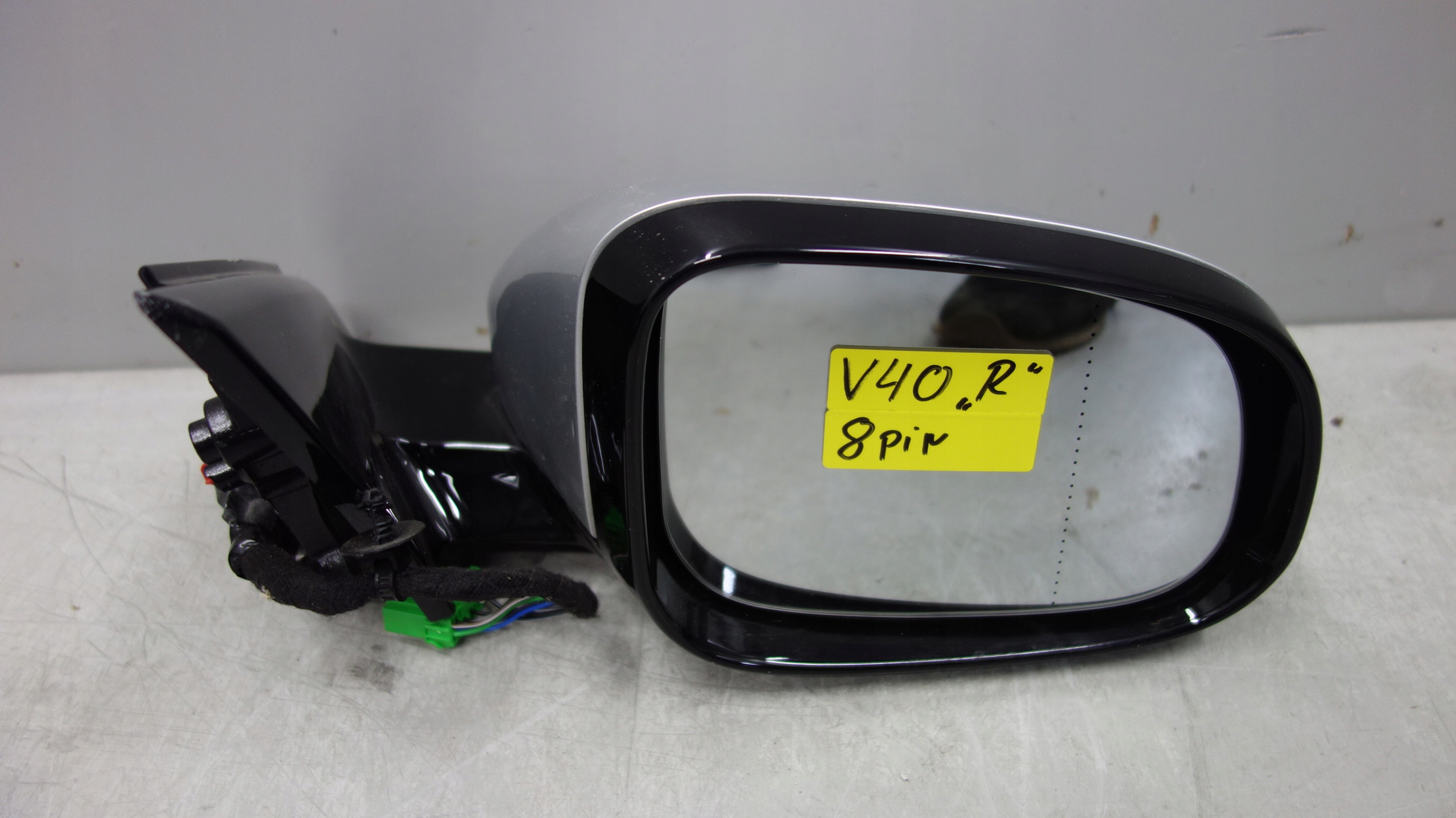 volvo V40 зеркало правое 8PIN r Design