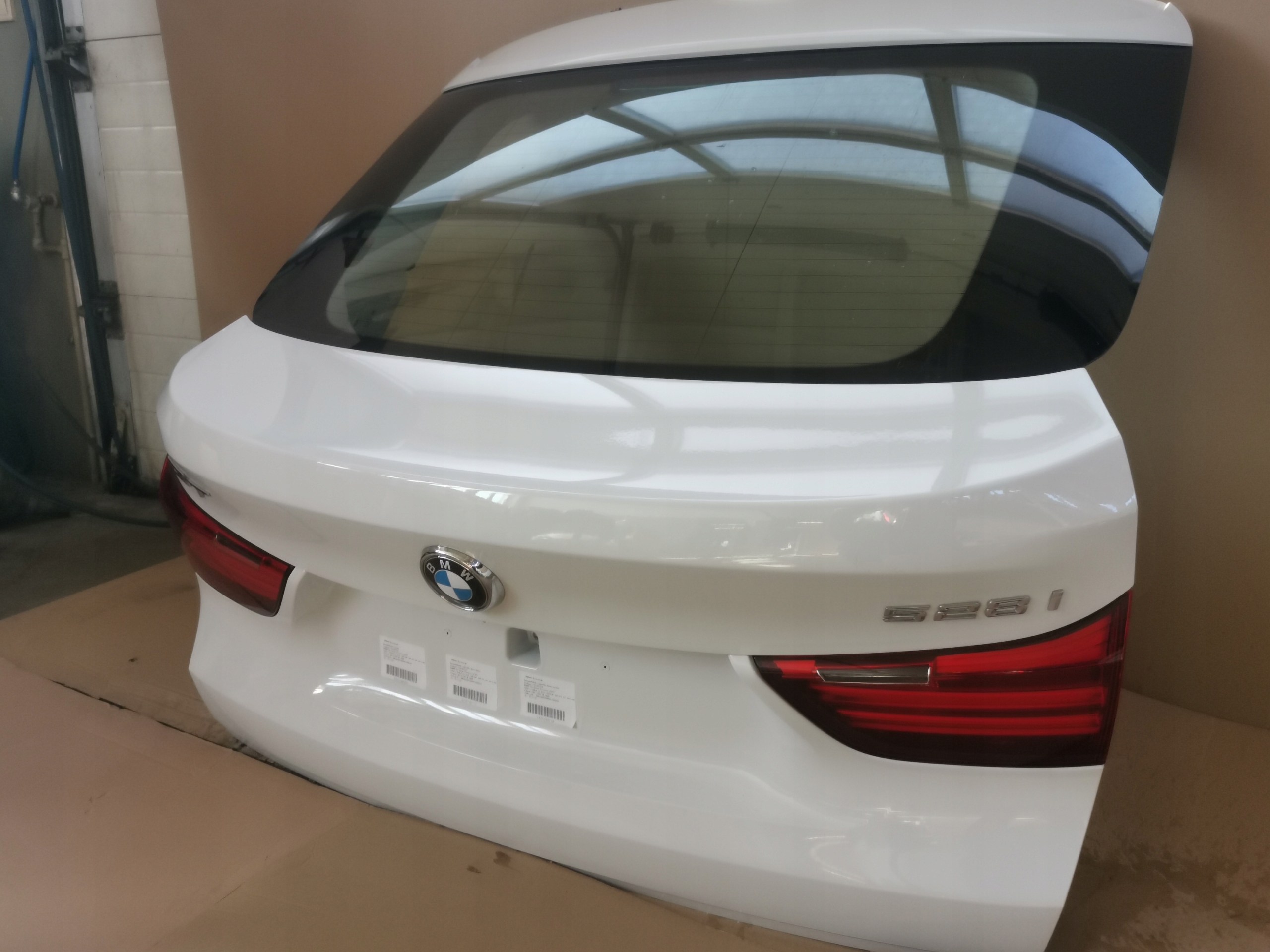 KLAPA BAGAŻNIKA BMW F07 GRAN TURISMO A300 Producent części BMW OE