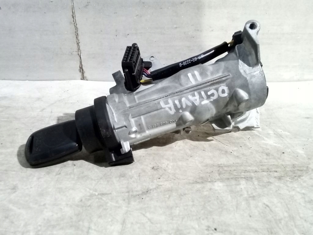 Skoda Octavia II 2 ignition z kluczykiem 1K0905851B