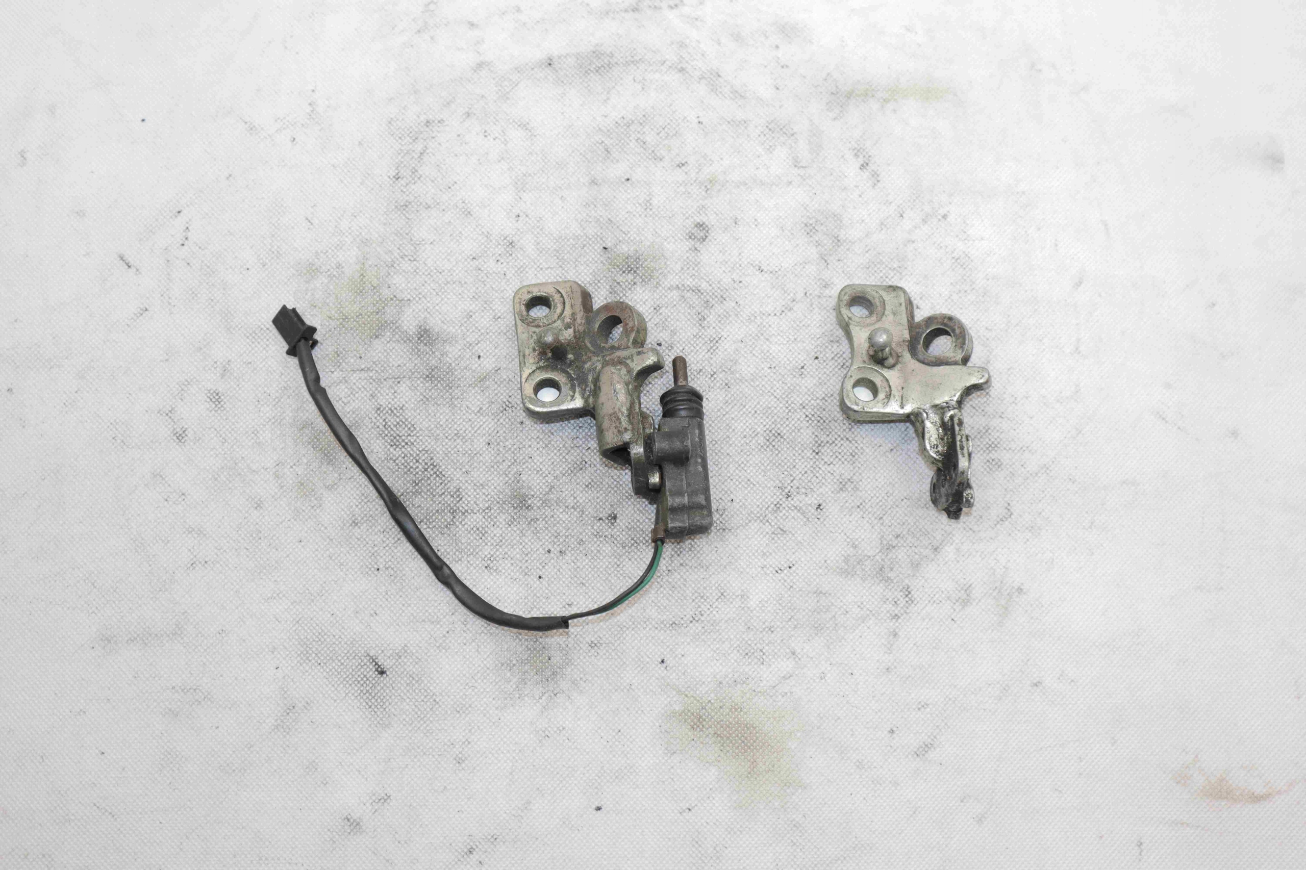 ZXR 400 750 ER5 Mocowanie Stopki Bocznej Czujnik