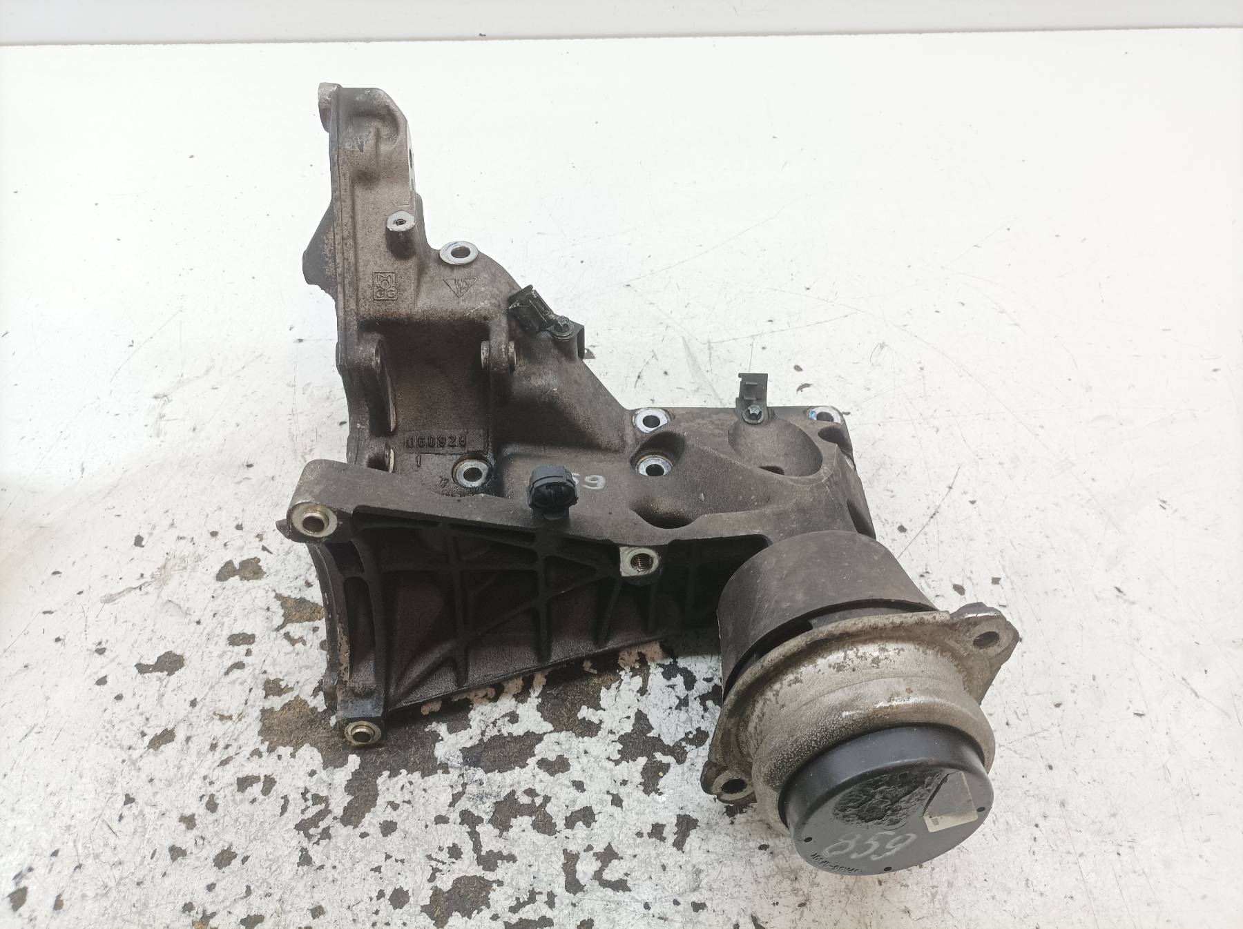 engine mount 4.5 V8 Porsche Cayenne and (2002 – 2010)