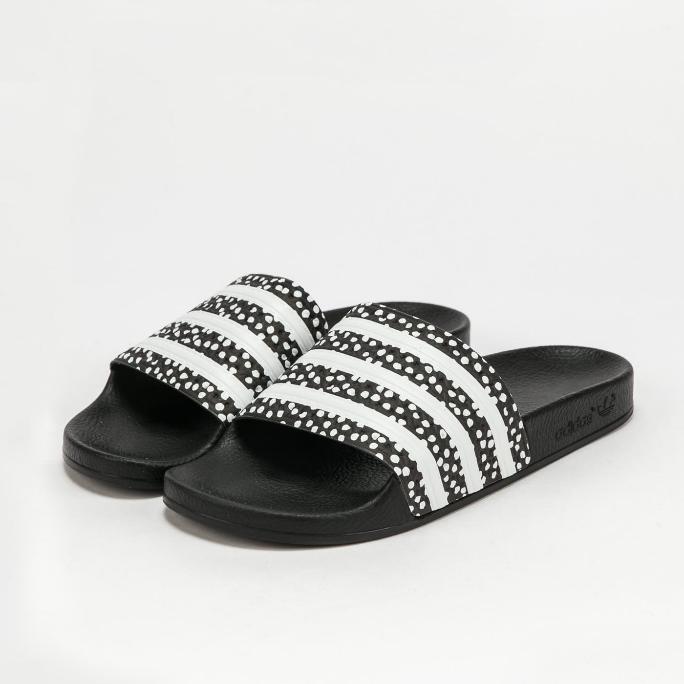 

Adidas Originals Adilette Slides Klapki