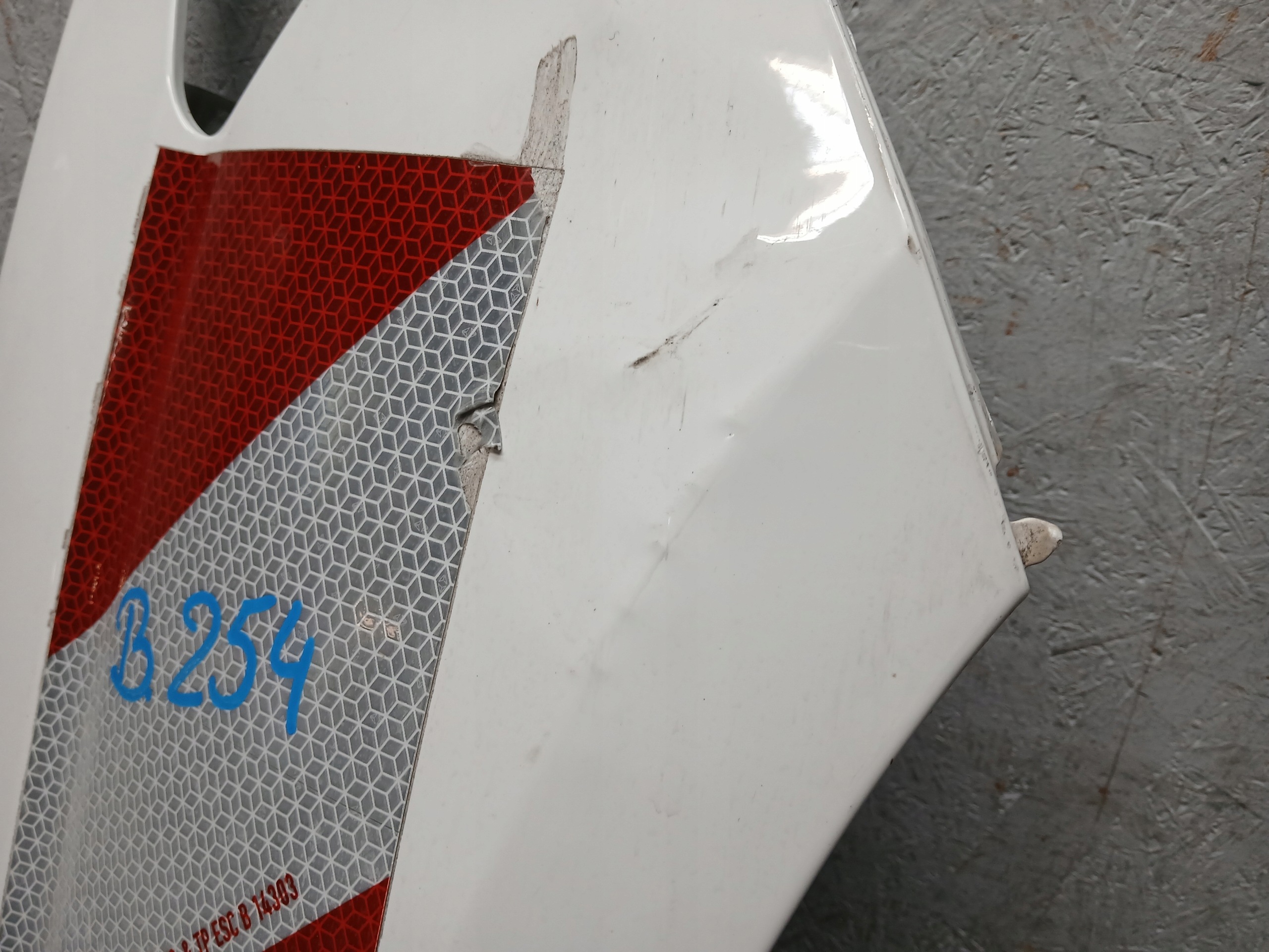 parafango Anteriore Destra VW CADDY 2K7 20
