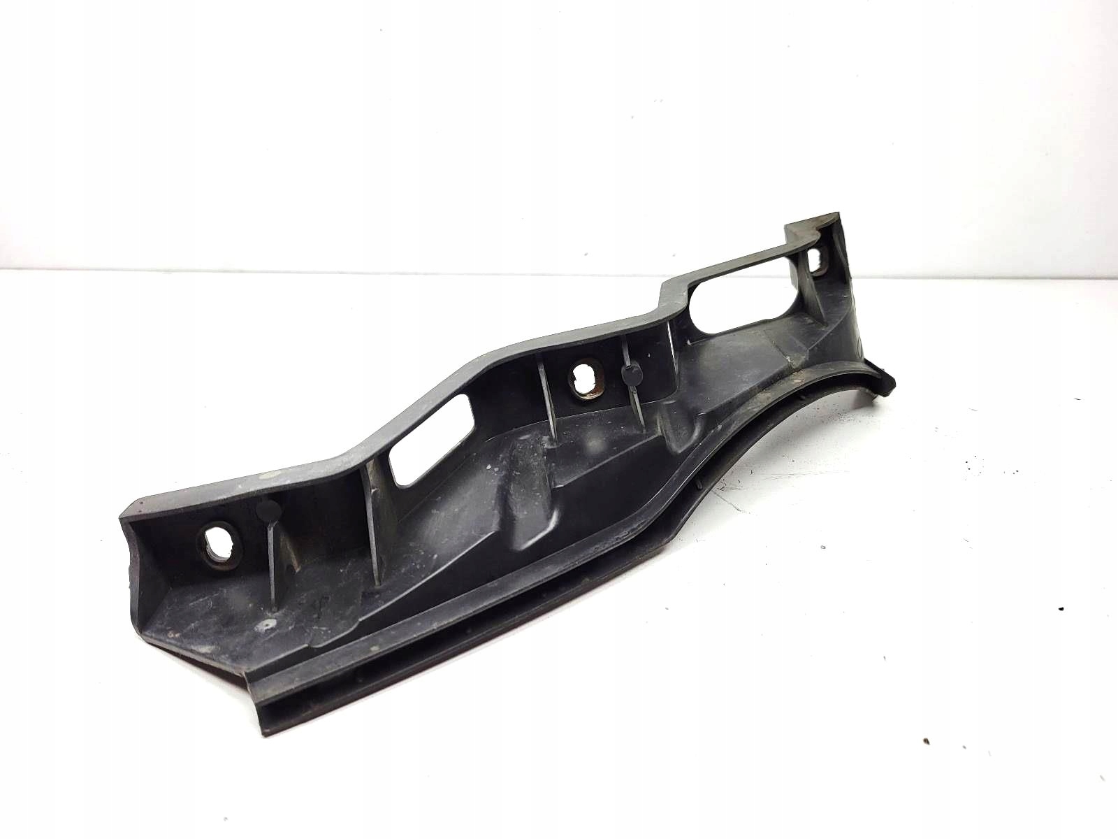 support holder of a bumper right front Vw Passat B6 3C0807890