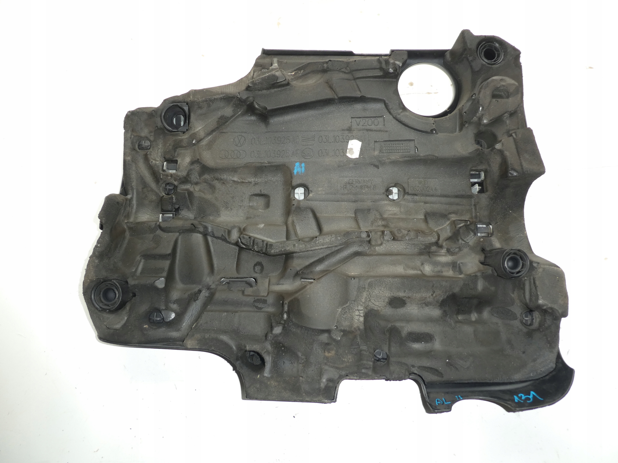 VW PASSAT engine housing cover 2,0 TDI 03L103925AD