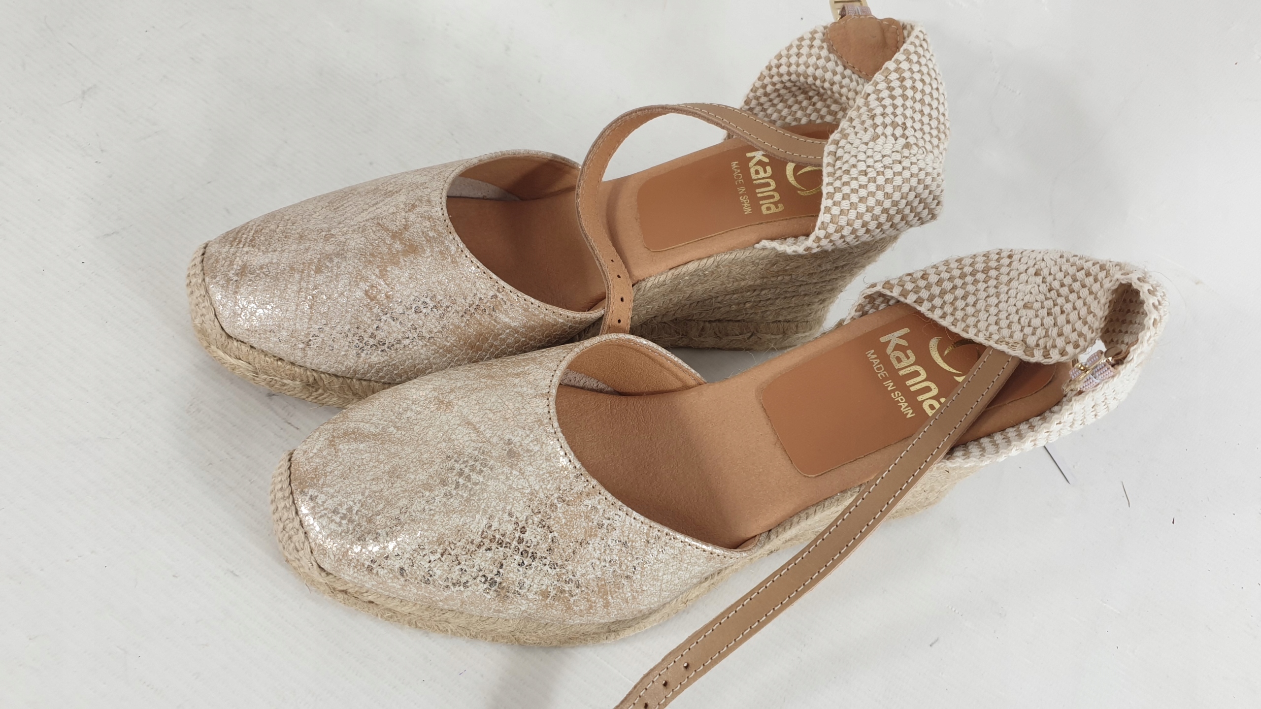 Kana Dámské Sandály Na Klínku, Velikost 41