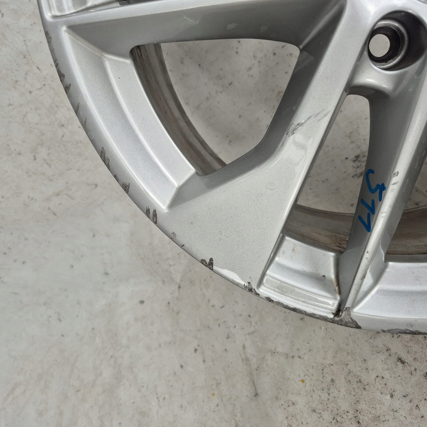 AUDI Q2 81A disk hliníkový 18" 81A601025E