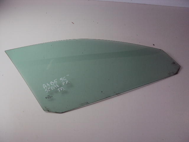 SZYBA DRZWI PRAWY PRZÓD AUDI A4 B5 SEDAN 1996 ROK