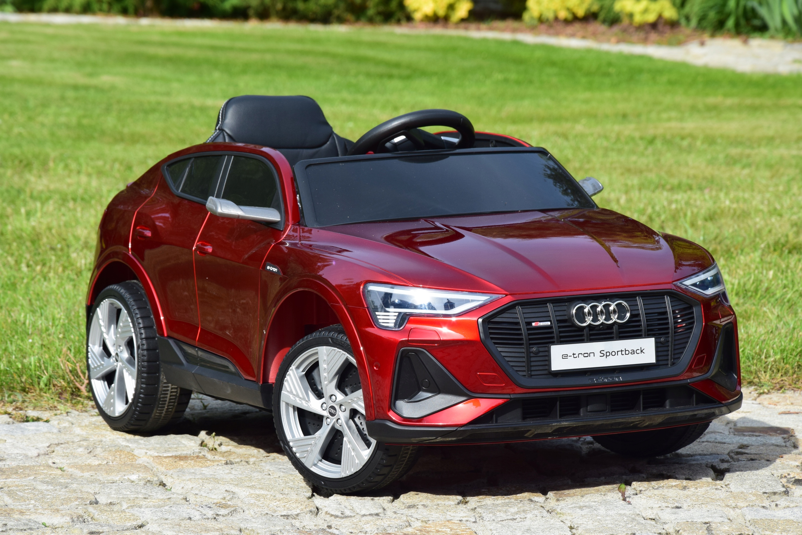 Audi e-tron Auto-Kids QLS-6688 4X4 12V/9Ah WAWA Szerokość pojazdu 66 cm